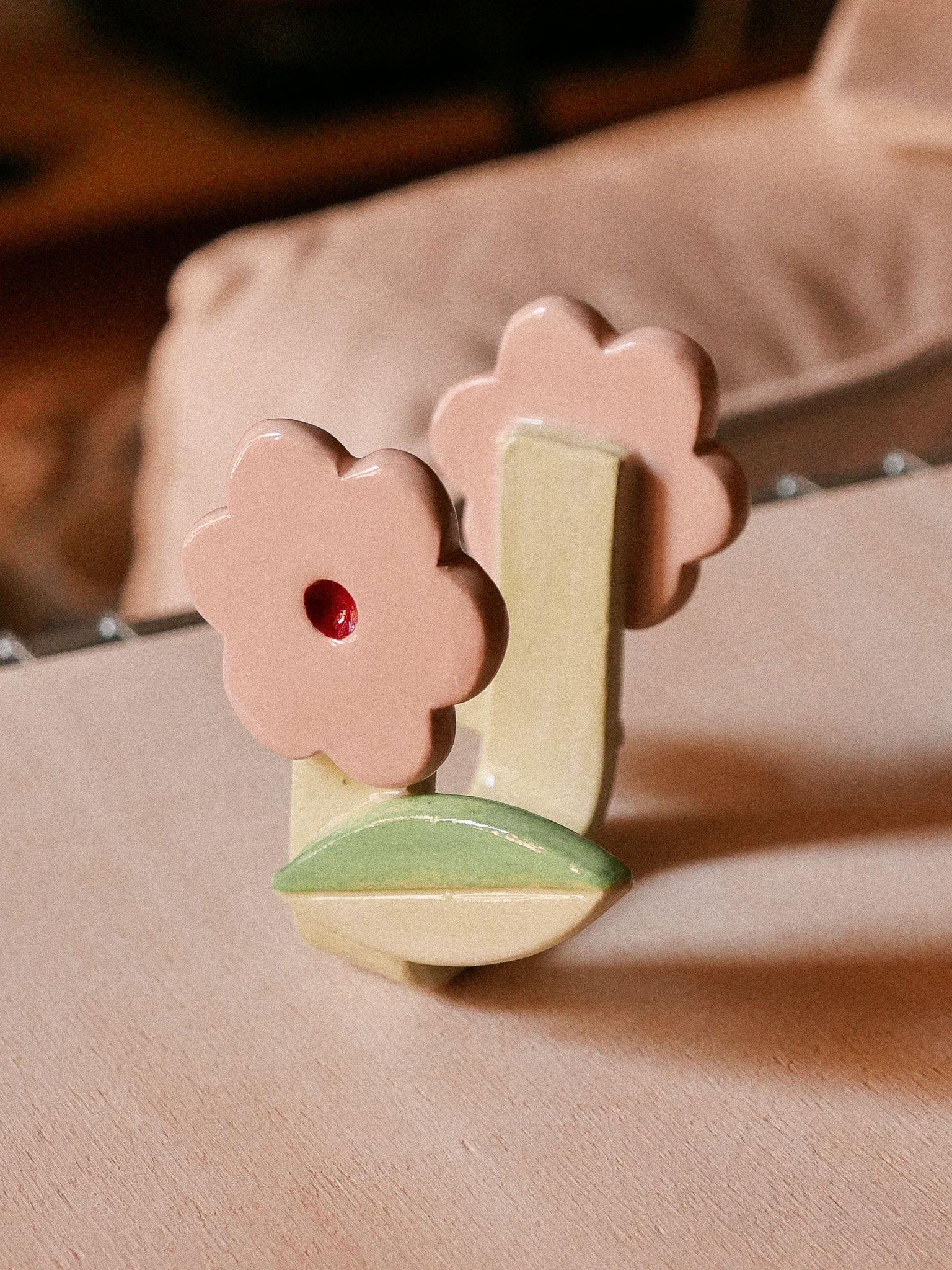 FLOWER HANDMADE CERAMIC NAPKIN HOLDER | jeje.things