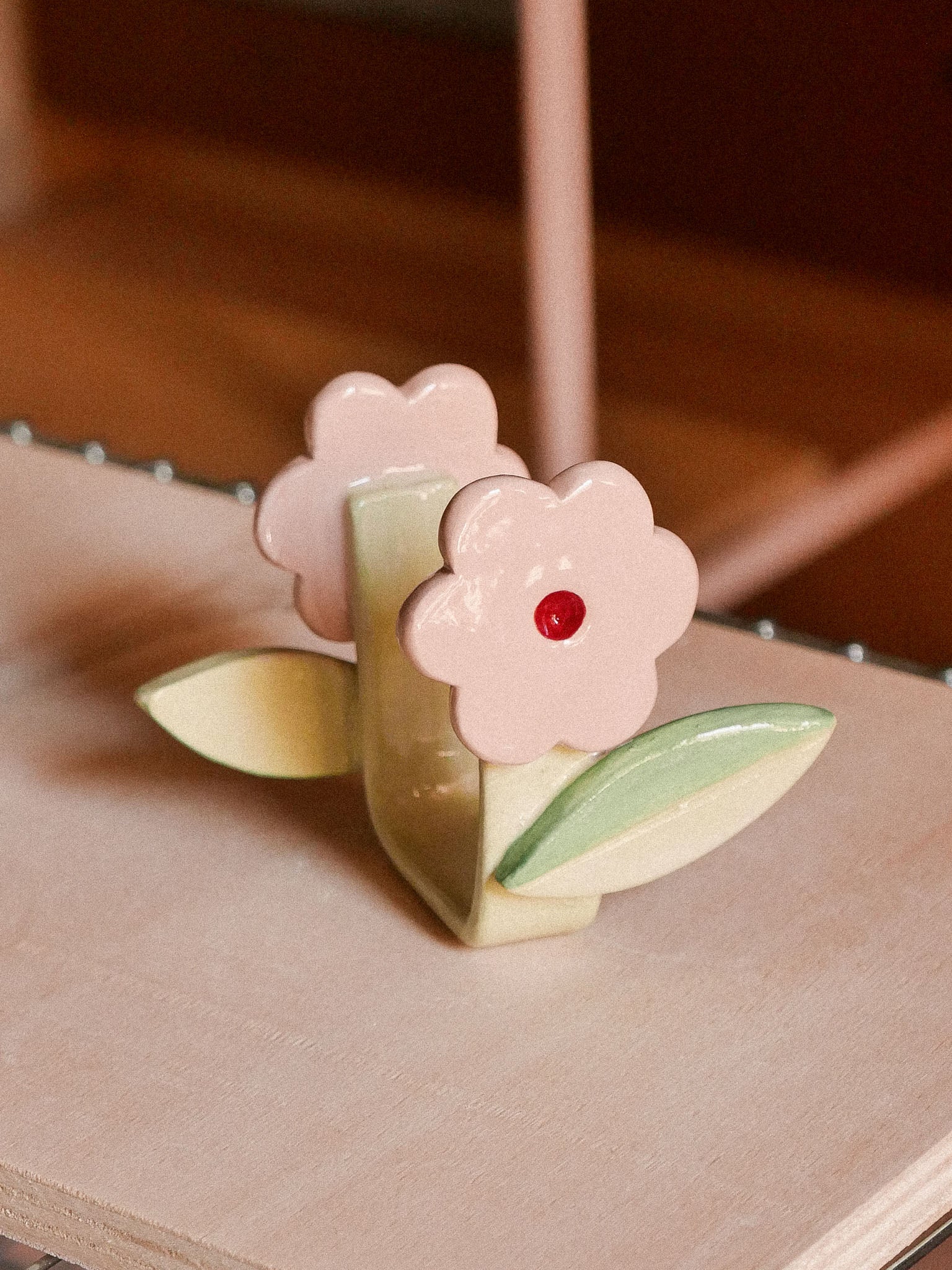 FLOWER HANDMADE CERAMIC NAPKIN HOLDER | jeje.things