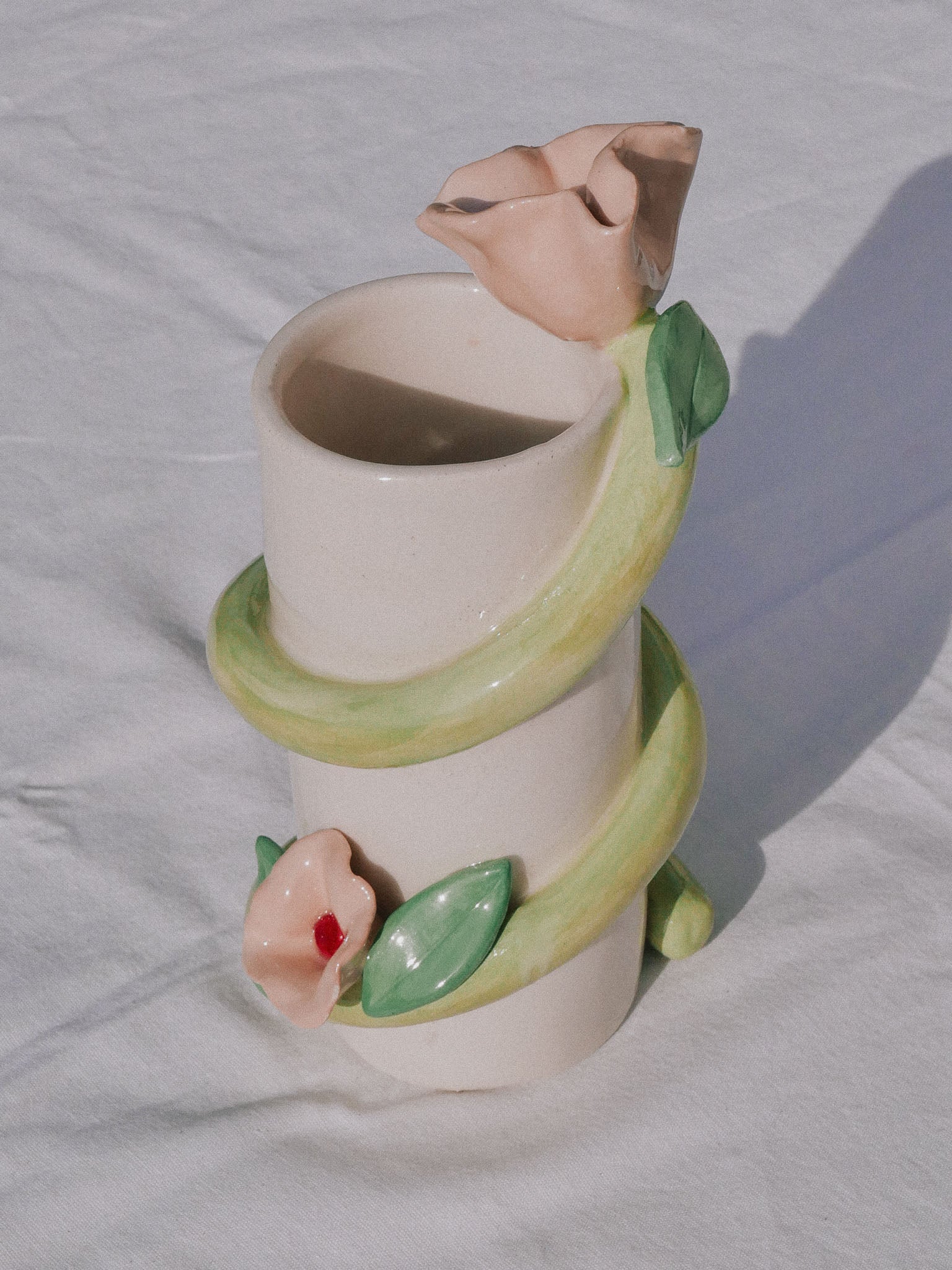 FLOWERS HANDMADE CERAMIC VASE | jeje.things