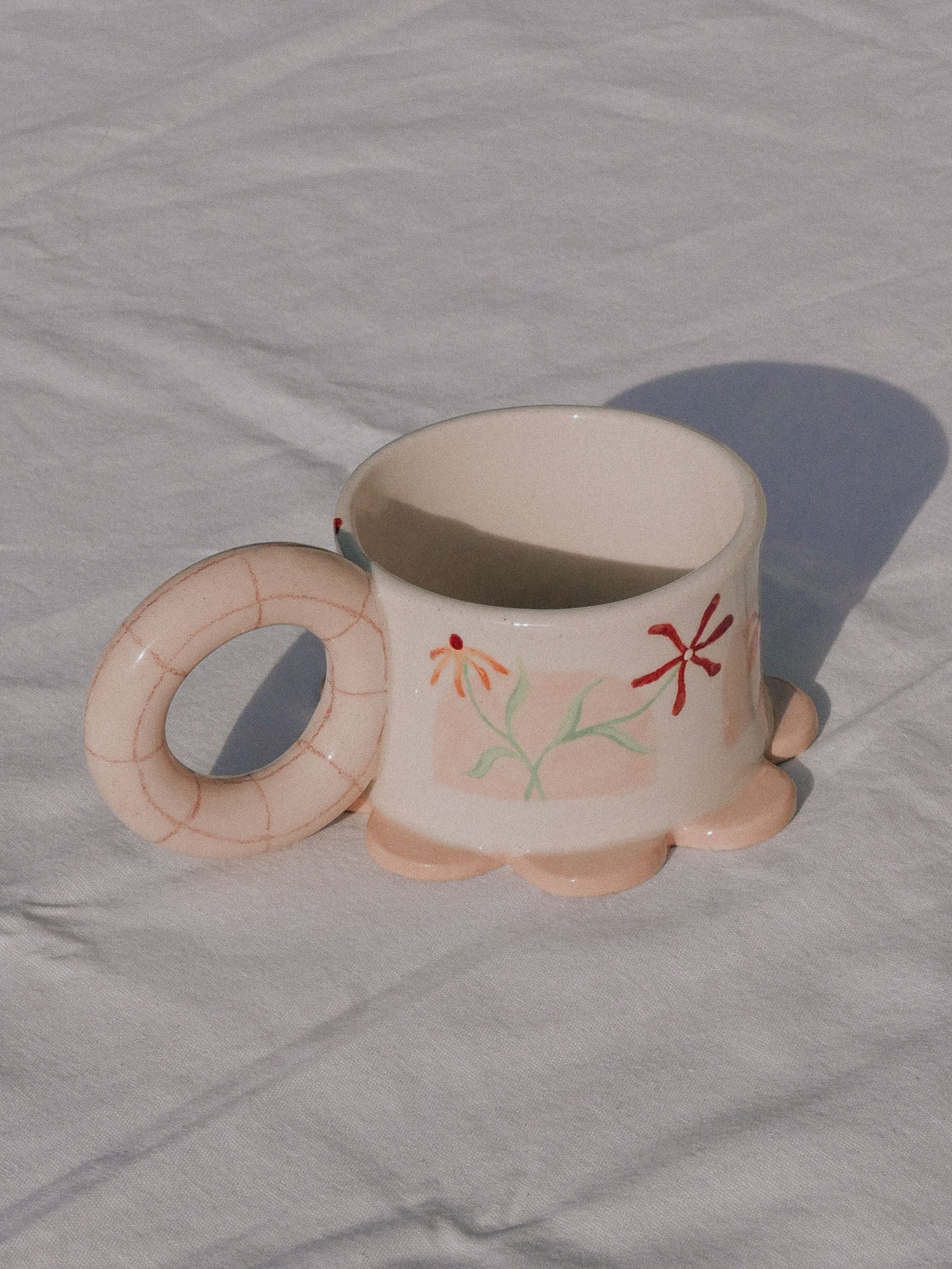 FLOWERS HANDMADE CERAMIC MUG | jeje.things