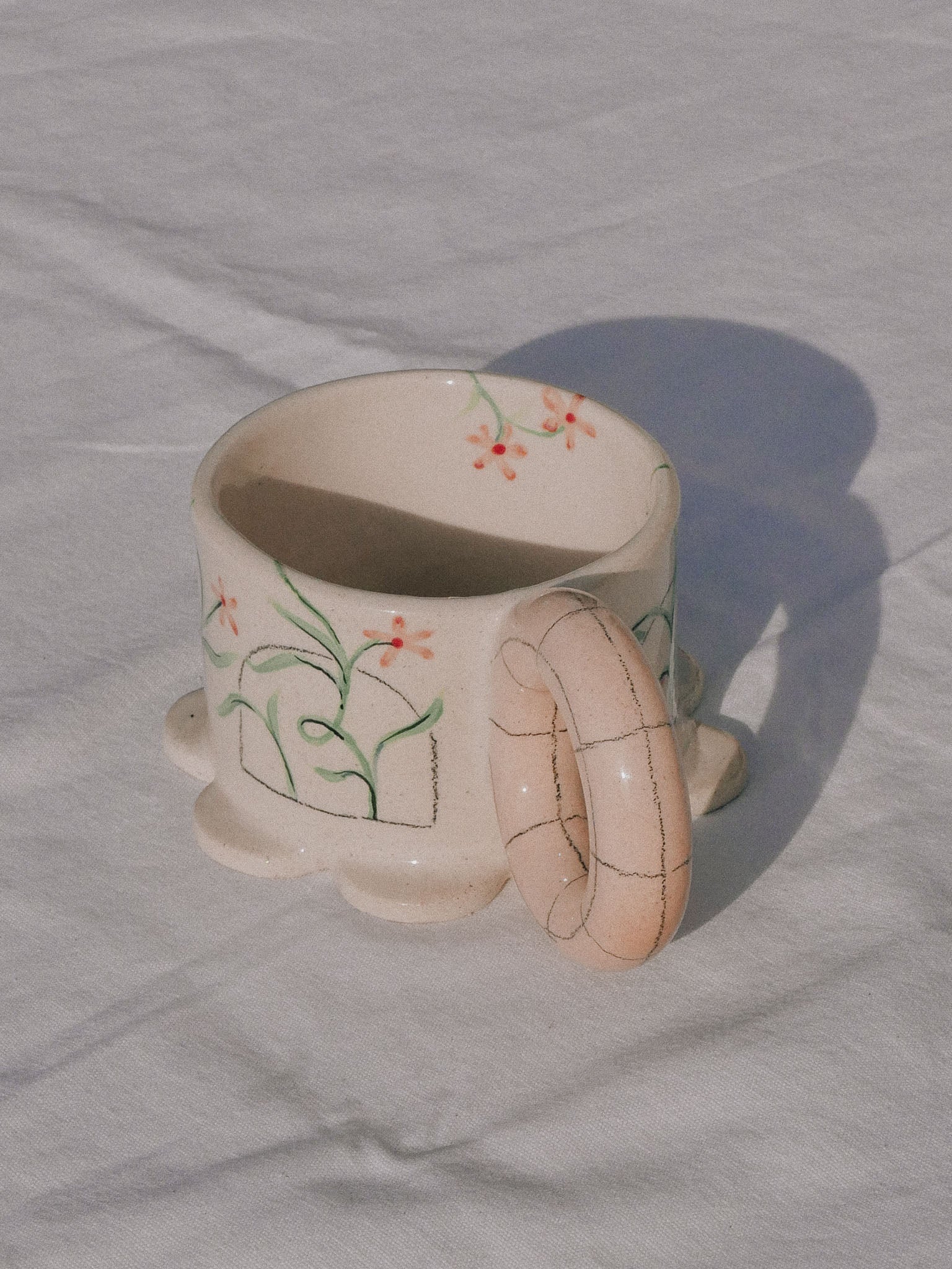 STRAWBERRIES HANDMADE CERAMIC MUG | jeje.things