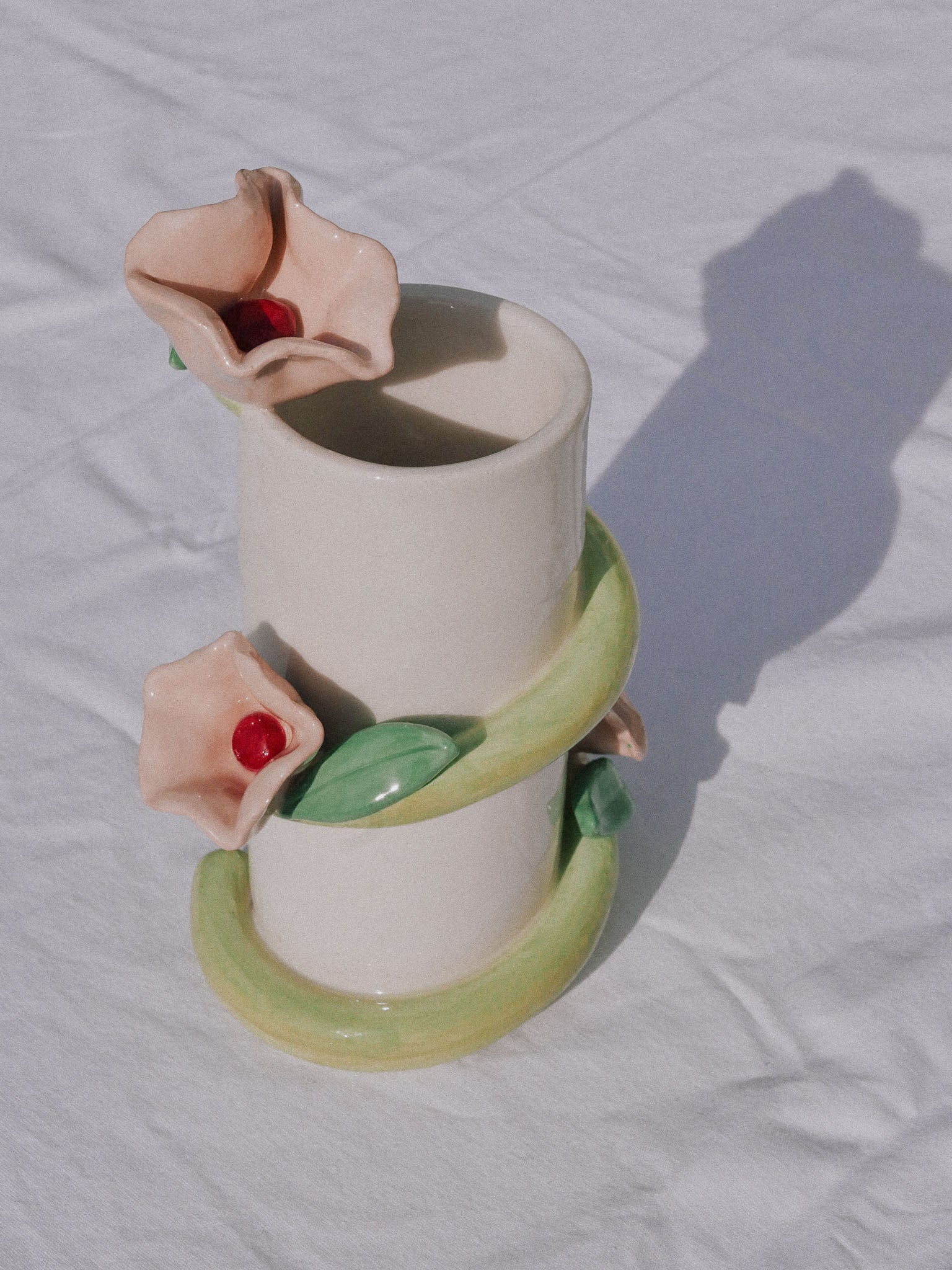 FLOWERS HANDMADE CERAMIC VASE | jeje.things