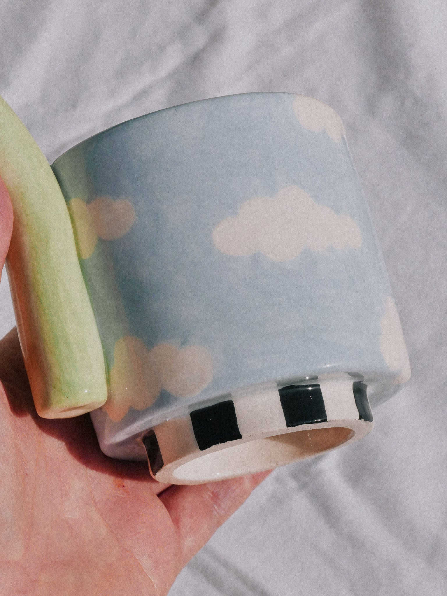 FLOWER HANDLE HANDMADE CERAMIC MUG | jeje.things