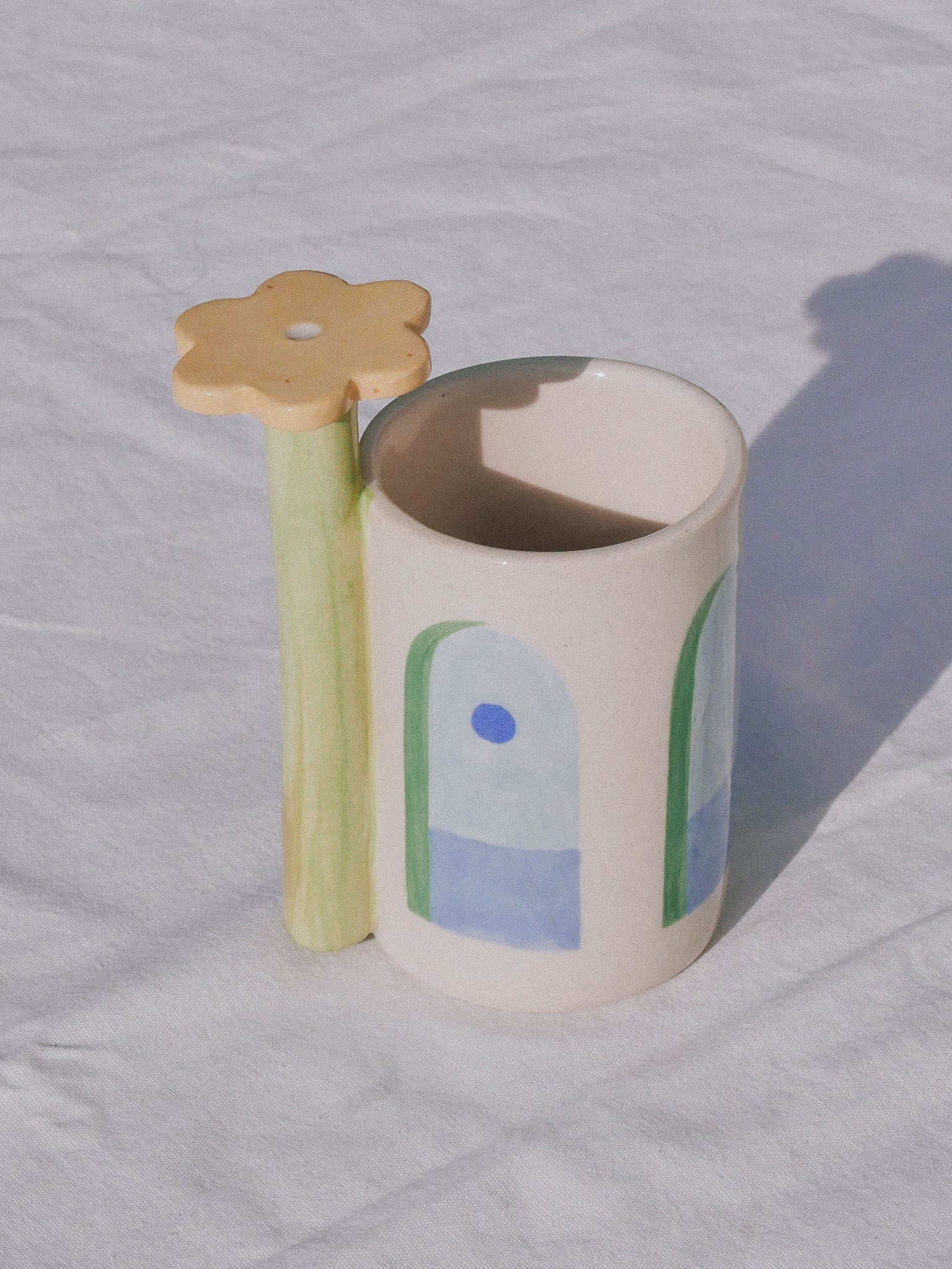 FLOWER HANDLE HANDMADE CERAMIC MUG | jeje.things