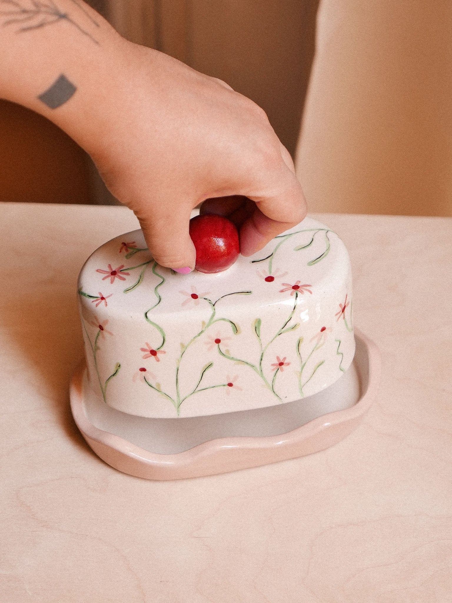 FLOWERS HANDMADE CERAMIC BUTTER DISH | jeje.things