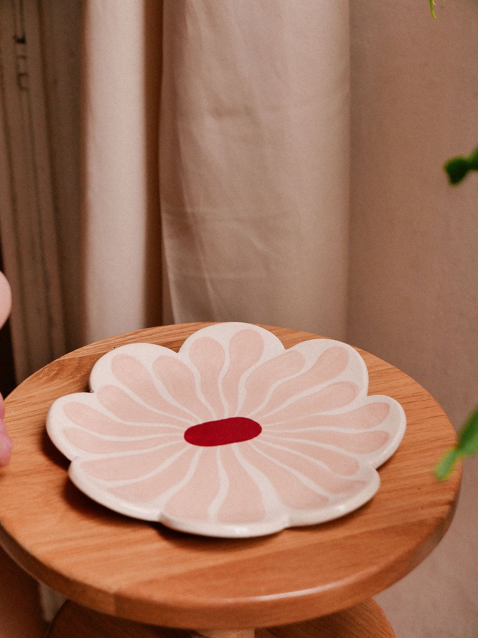 UNIQUE CERAMICS_HANDMADE CERAMIC PLATE FLOWER