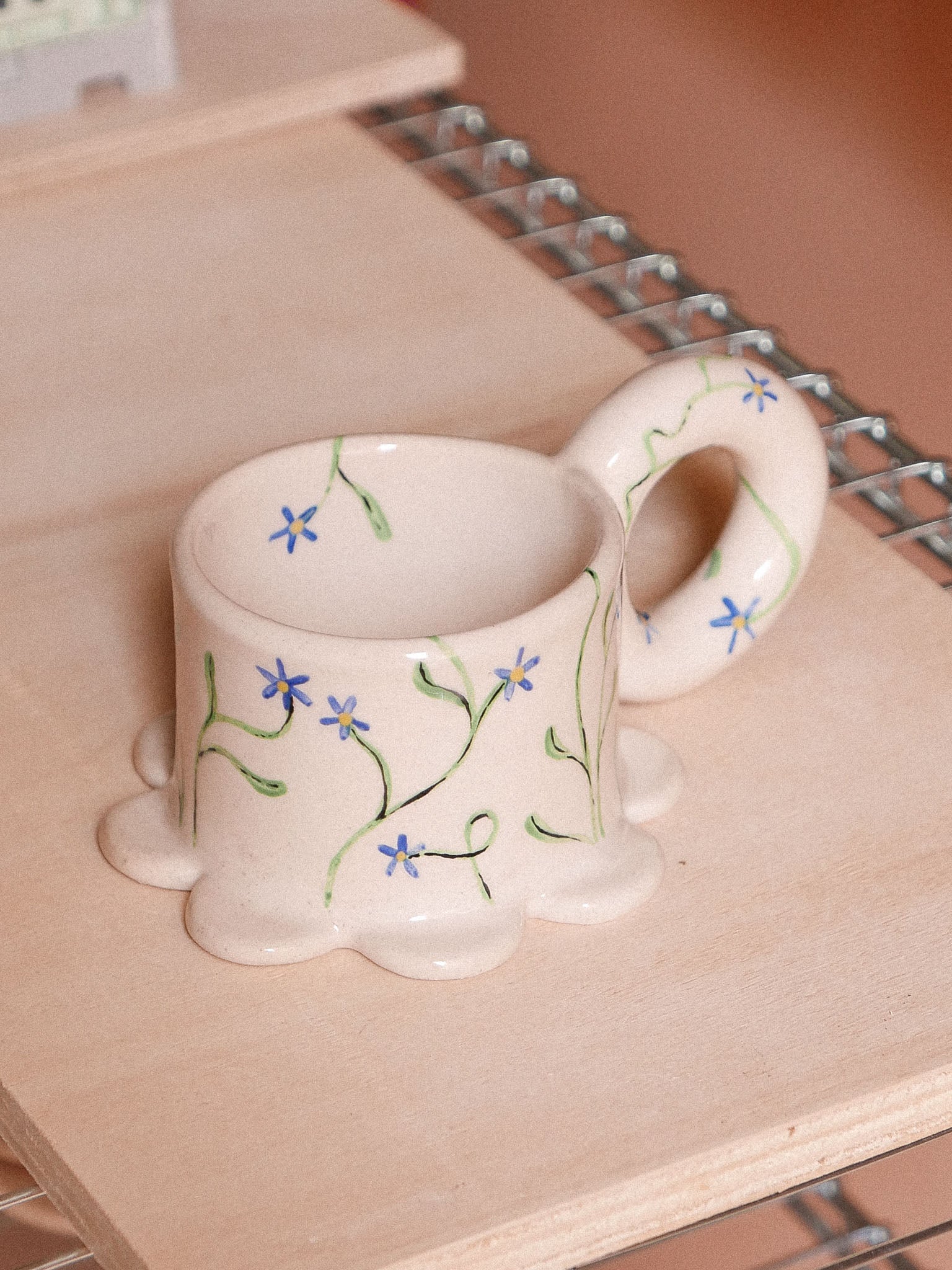 BLUE FLOWERS HANDMADE CERAMIC MUG | jeje.things