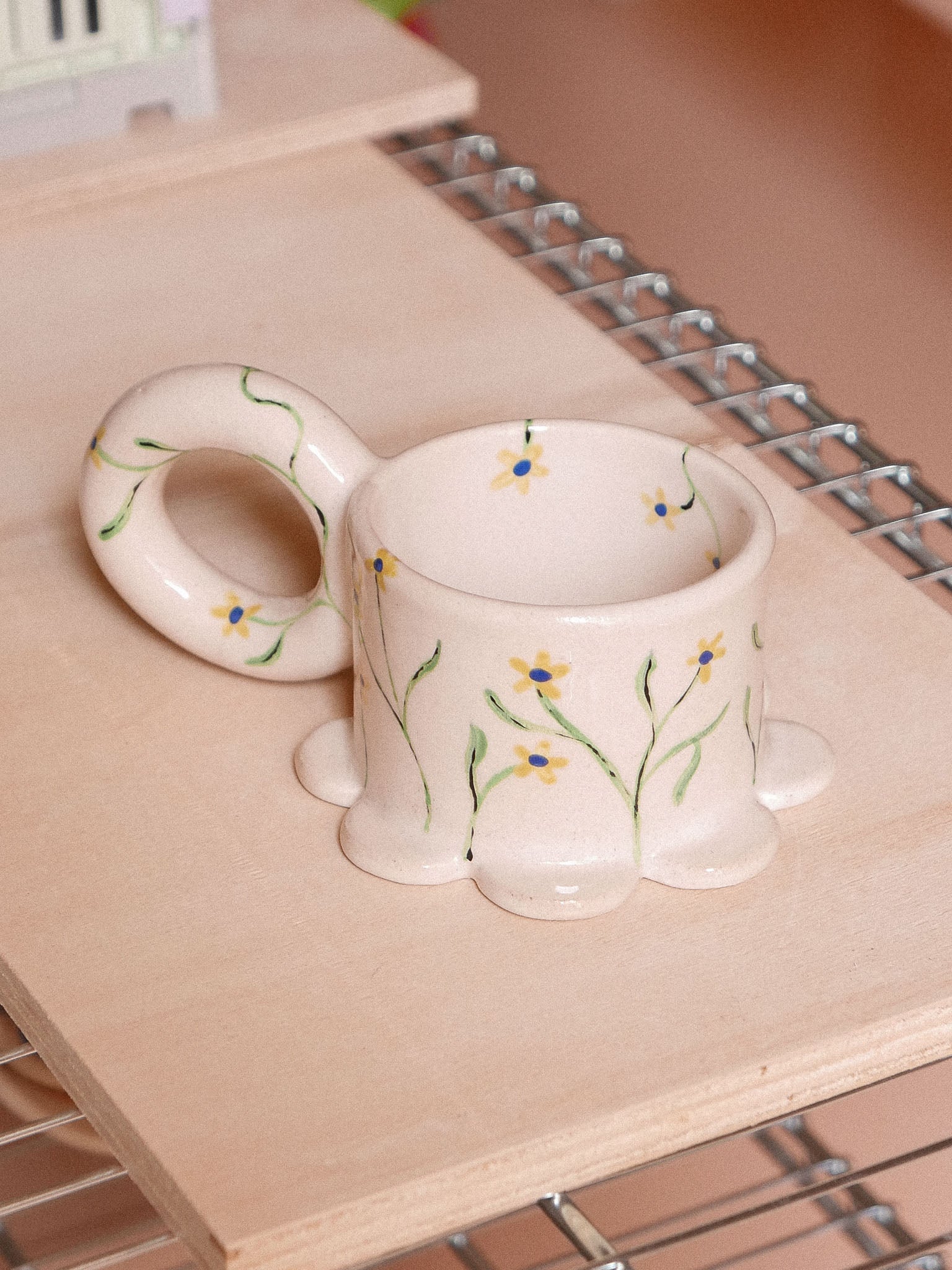 YELLOW FLOWERS HANDMADE CERAMIC MUG | jeje.things