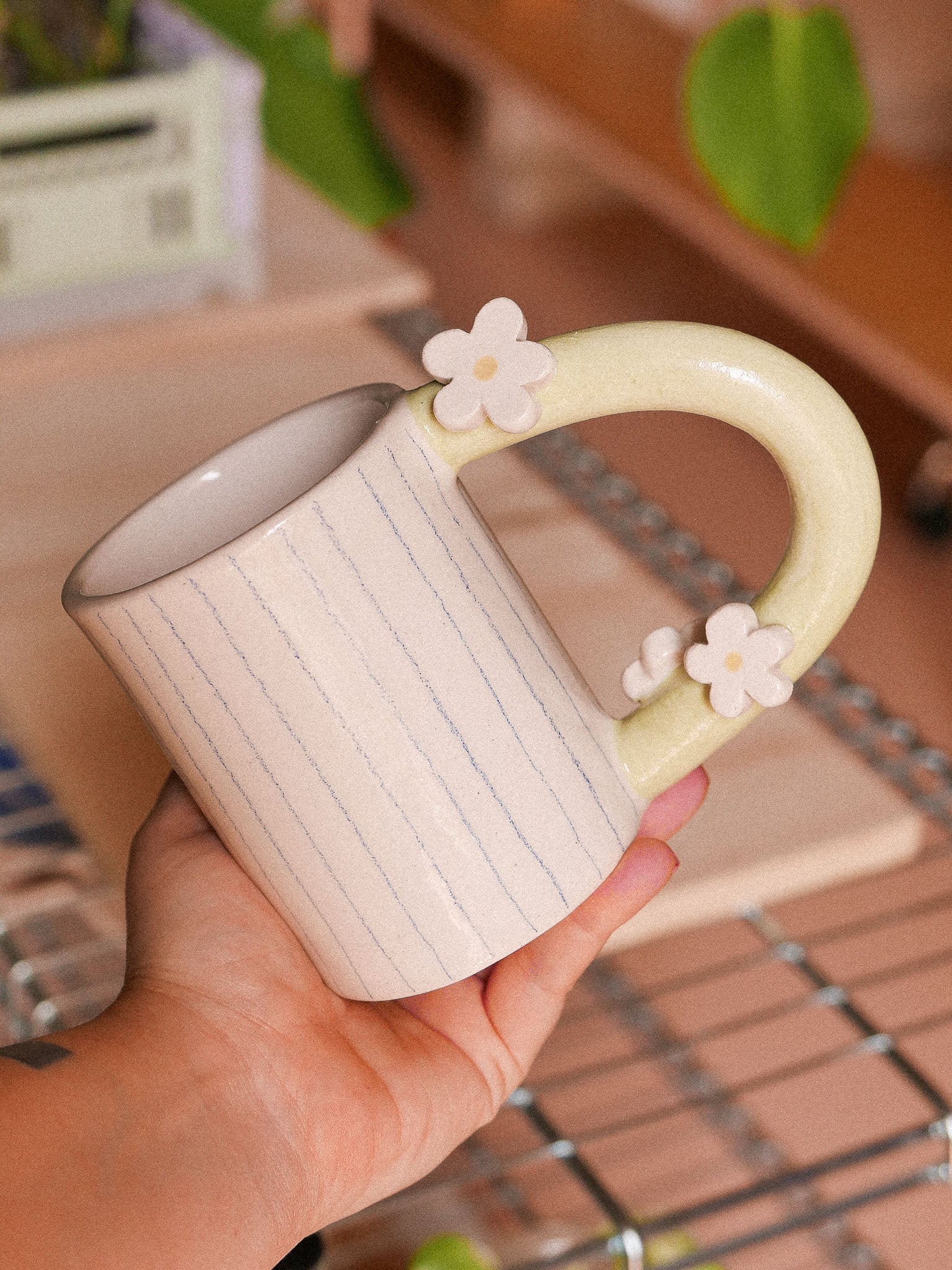 FLOWERS HANDMADE CERAMIC MUG | jeje.things