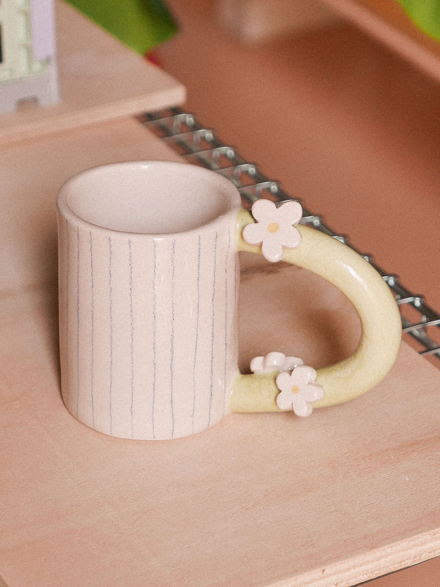 FLOWERS HANDMADE CERAMIC MUG | jeje.things