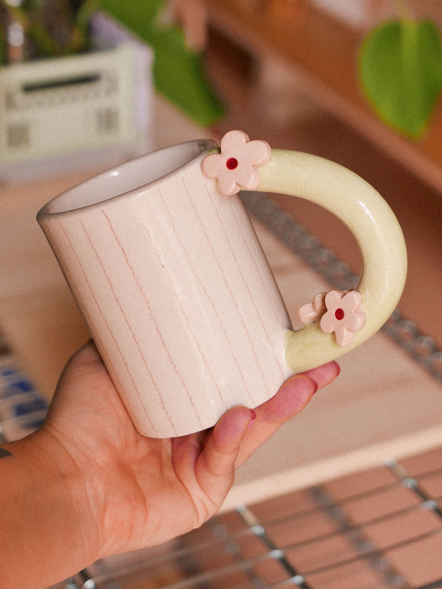 FLOWERS HANDMADE CERAMIC MUG | jeje.things