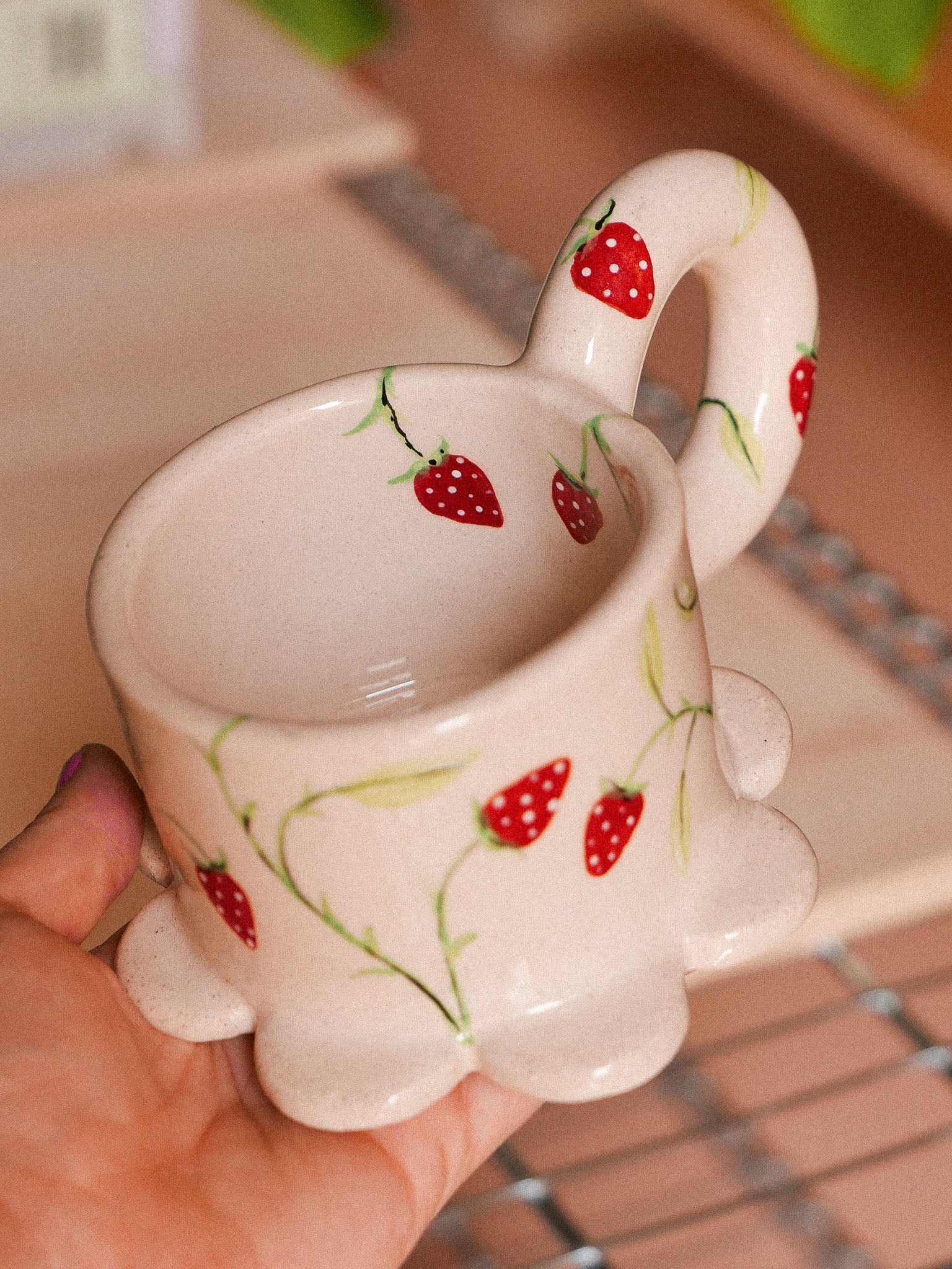 STRAWBERRIES  HANDMADE CERAMIC MUG | jeje.things