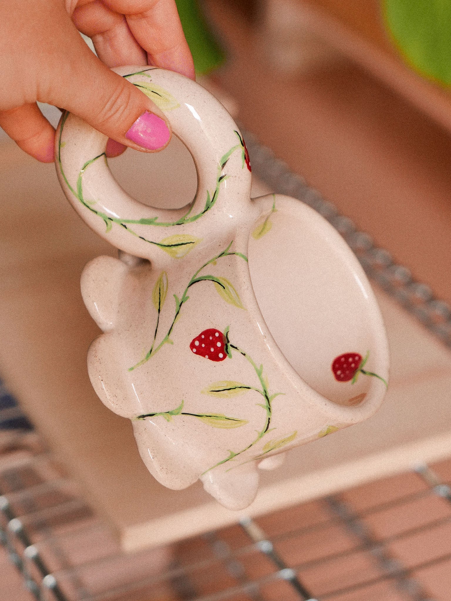 STRAWBERRIES  HANDMADE CERAMIC MUG | jeje.things