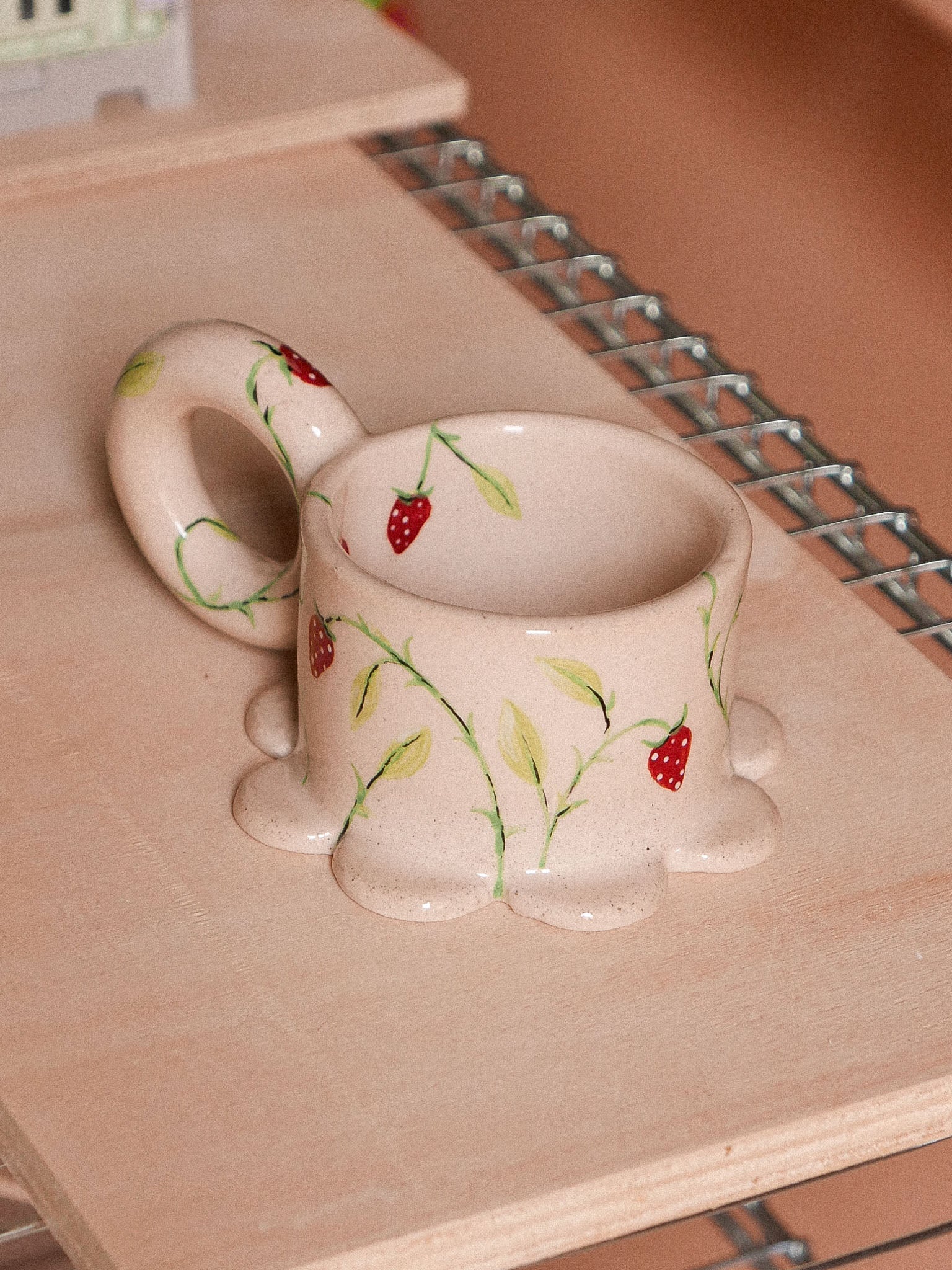 STRAWBERRIES  HANDMADE CERAMIC MUG | jeje.things