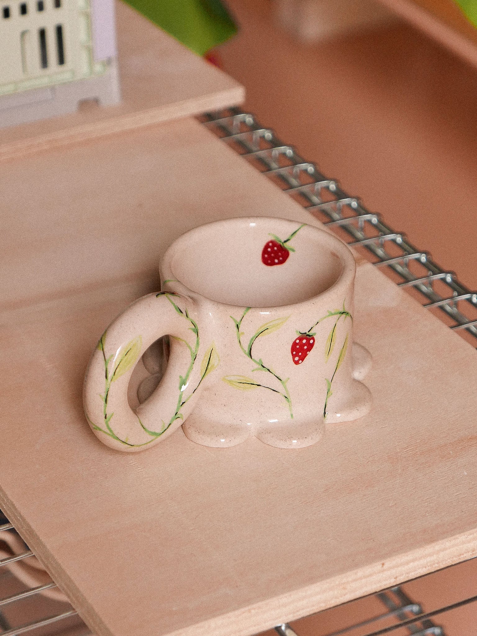 STRAWBERRIES  HANDMADE CERAMIC MUG | jeje.things