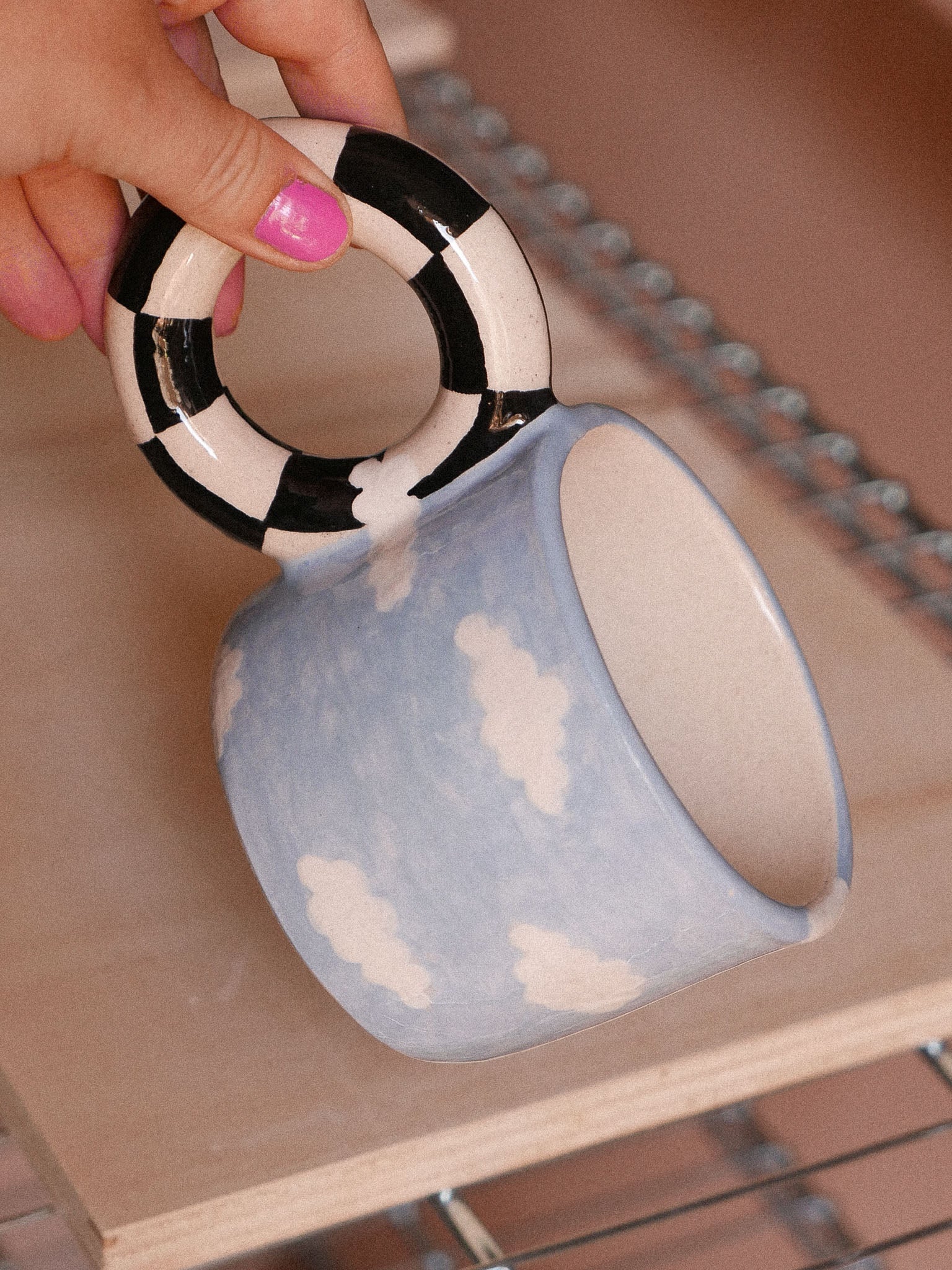 CLOUDS SMILEY HANDMADE CERAMIC MUG. | jeje.things