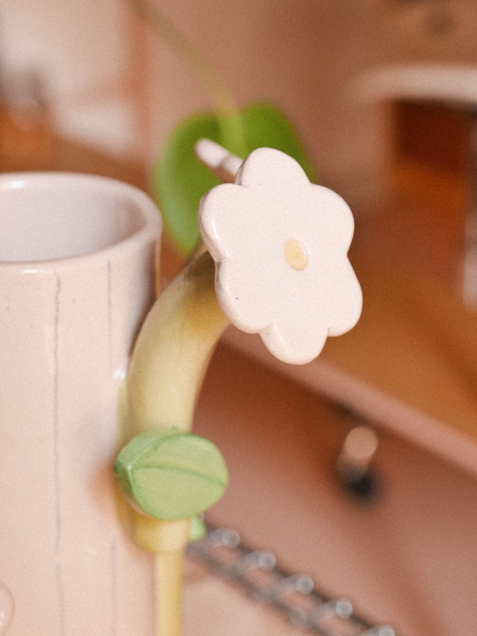 FLOWERS HANDMADE CERAMIC VASE | jeje.things