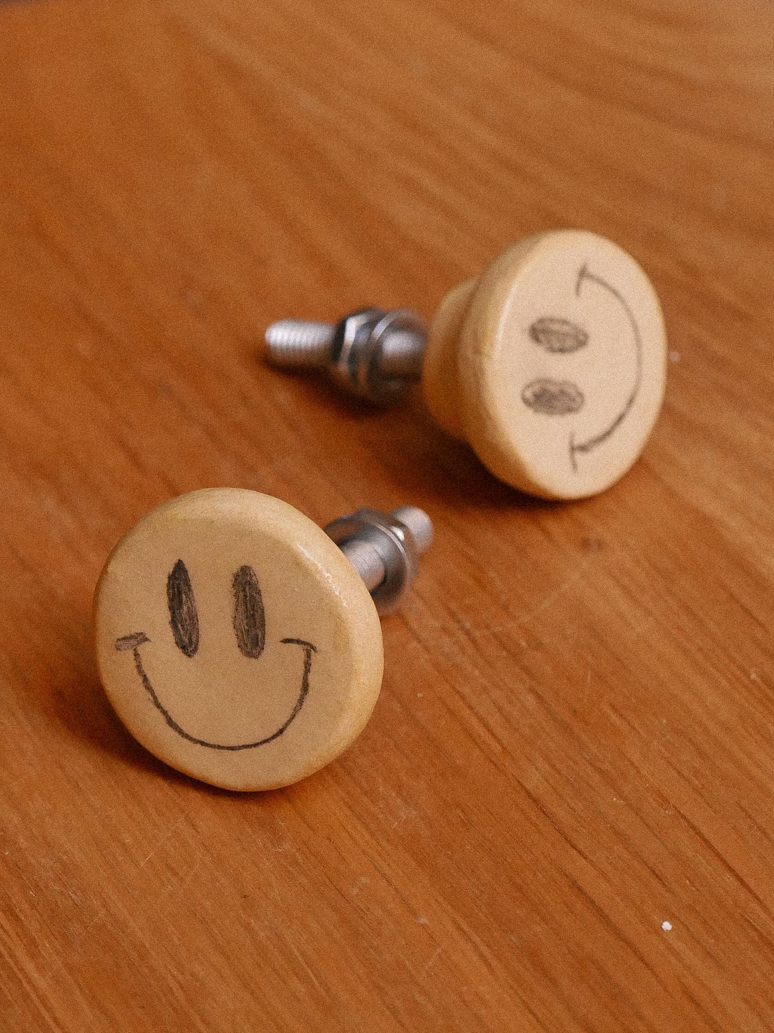 SMILEY HANDMADE CERAMIC KNOBS | jeje.things