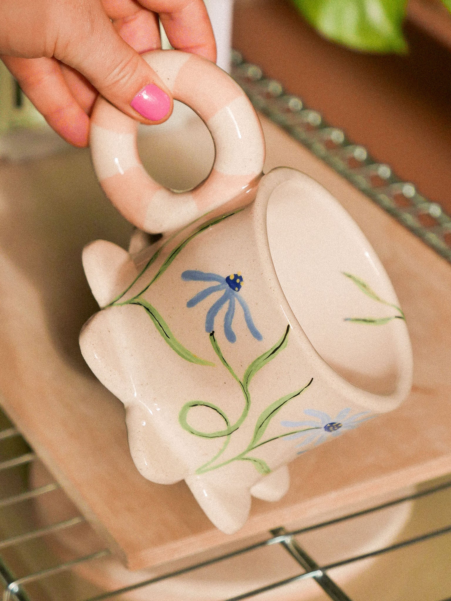 GRAPHIC  FLOWERS HANDMADE CERAMIC MUG | jeje.things