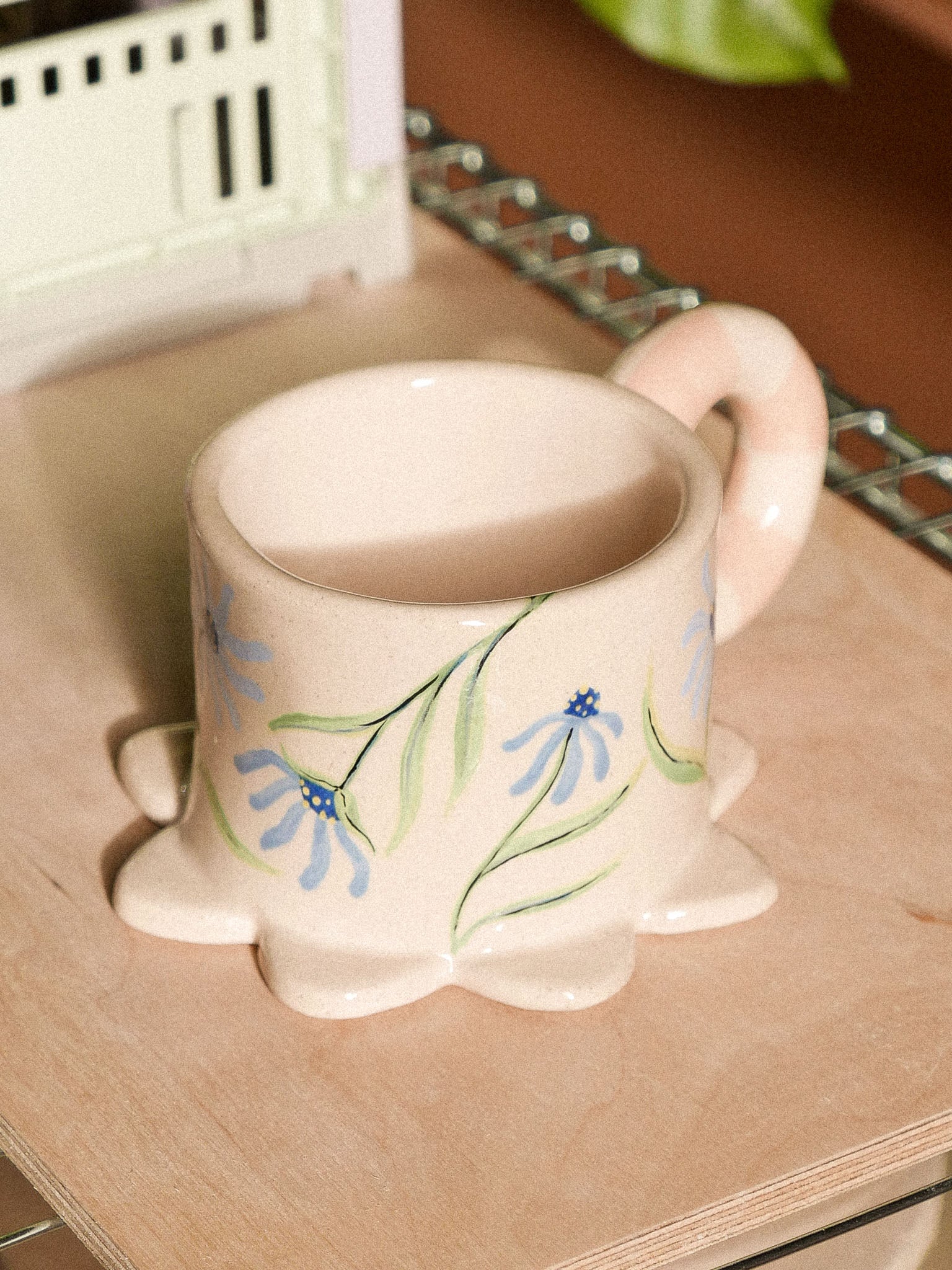 GRAPHIC  FLOWERS HANDMADE CERAMIC MUG | jeje.things