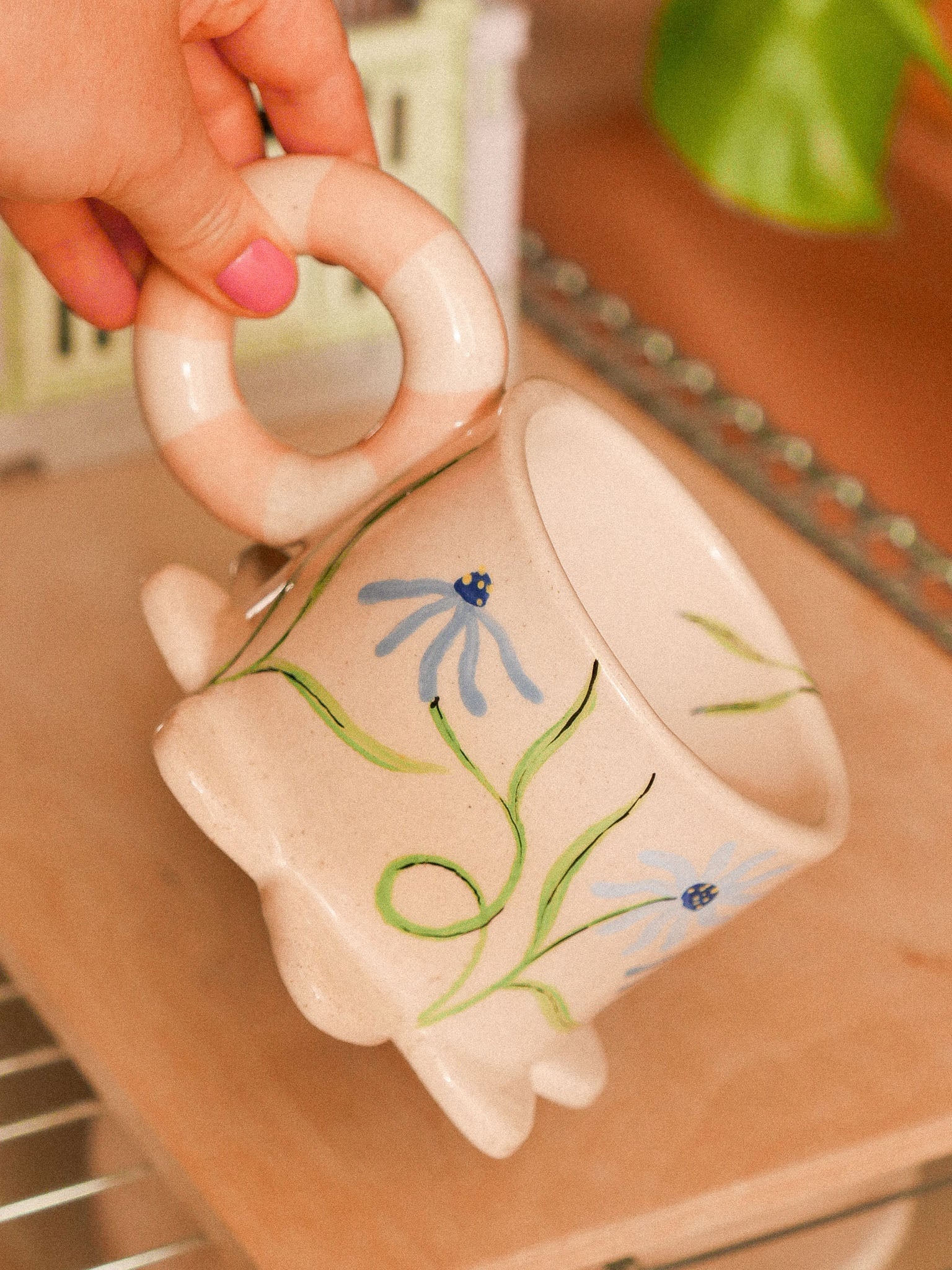 GRAPHIC  FLOWERS HANDMADE CERAMIC MUG | jeje.things