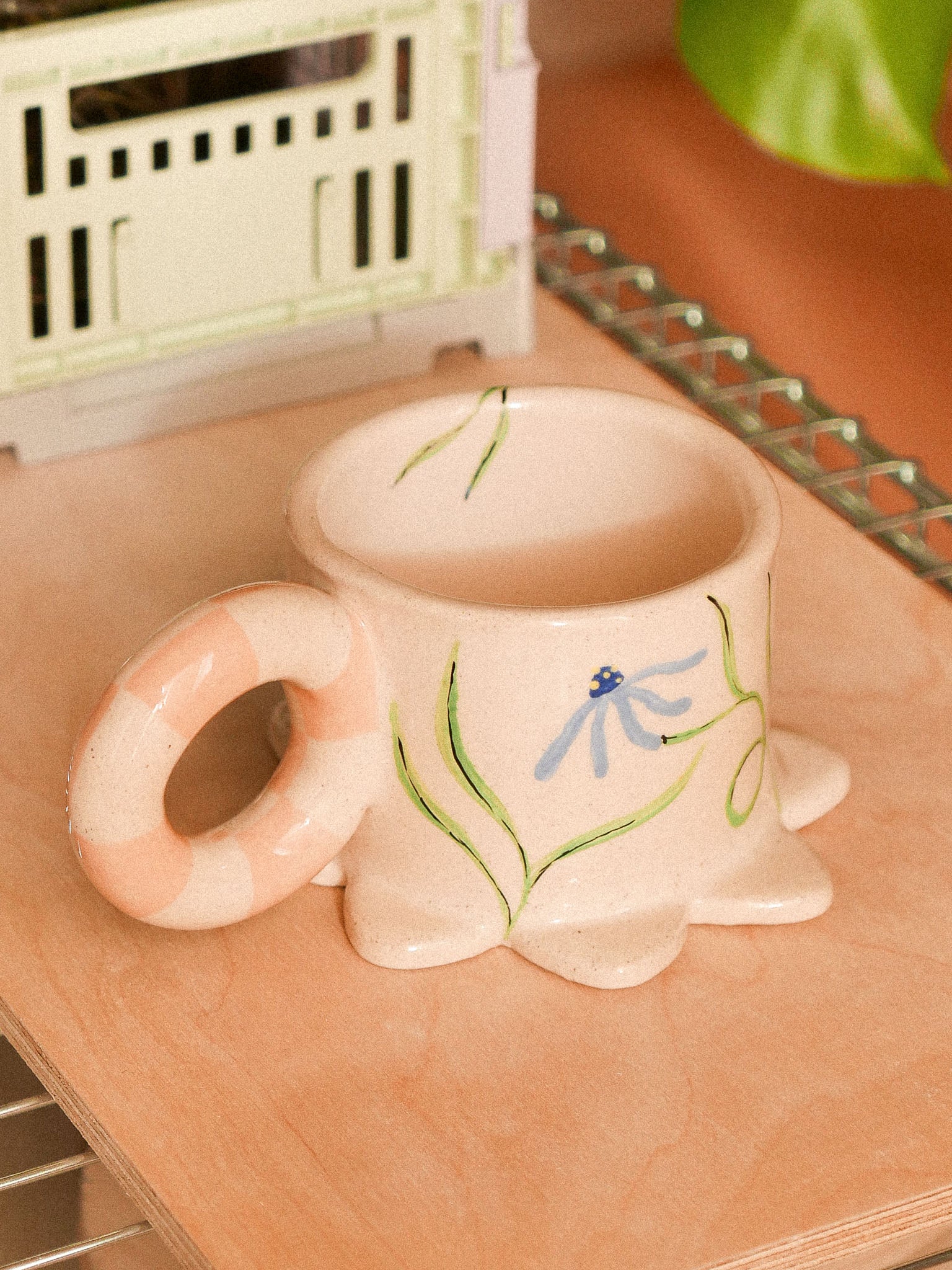 GRAPHIC  FLOWERS HANDMADE CERAMIC MUG | jeje.things