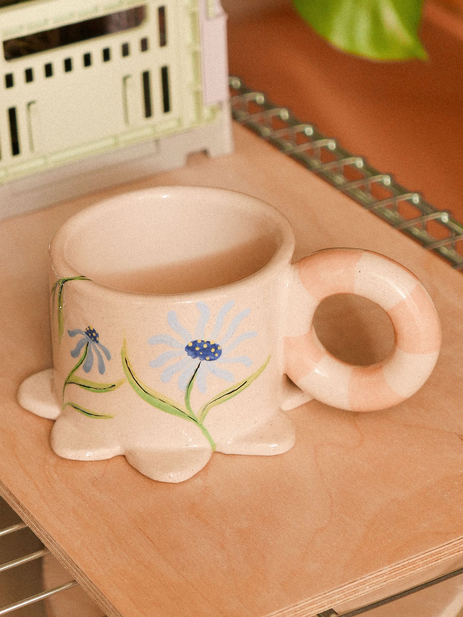 GRAPHIC  FLOWERS HANDMADE CERAMIC MUG | jeje.things