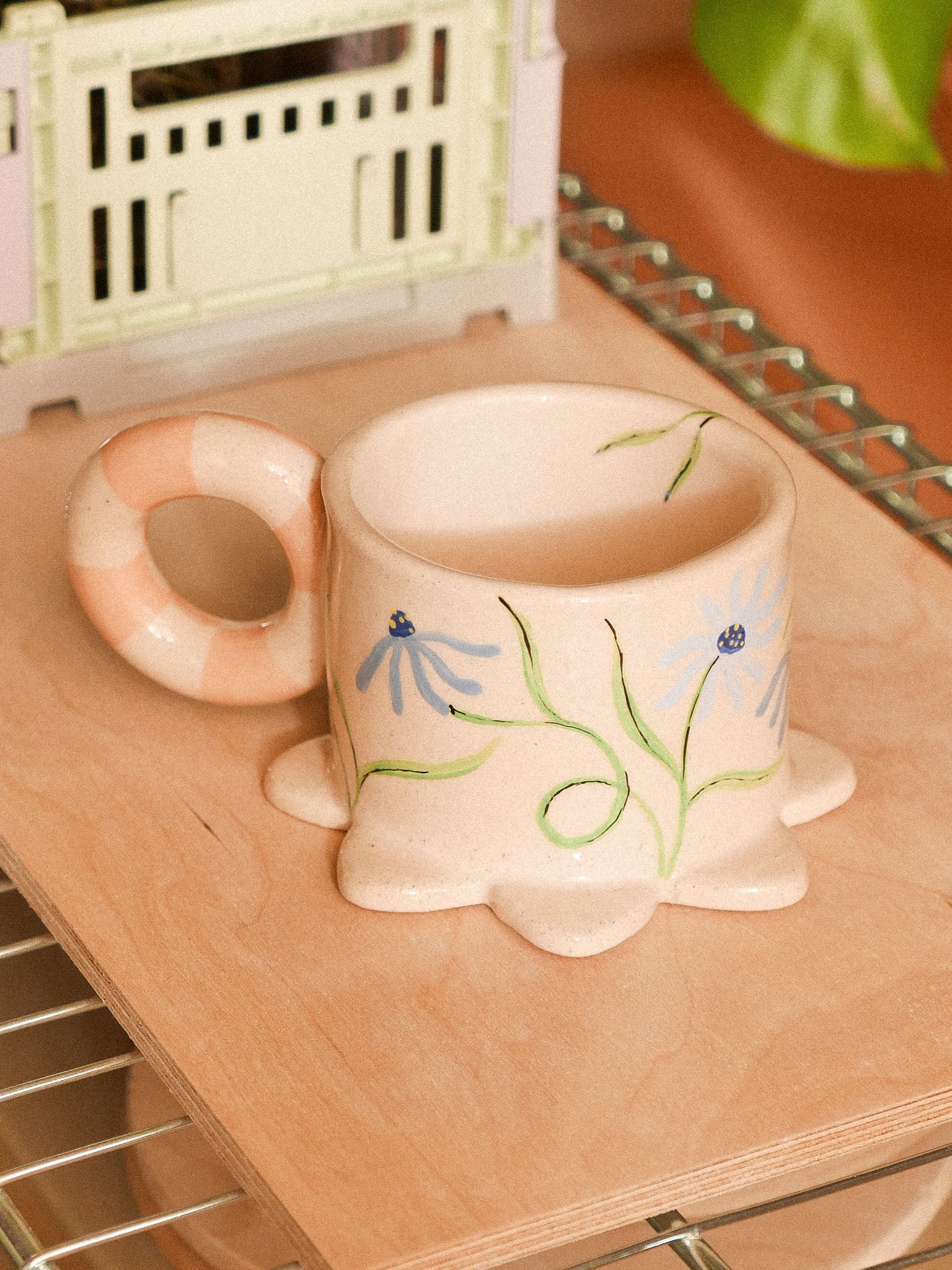 GRAPHIC  FLOWERS HANDMADE CERAMIC MUG | jeje.things