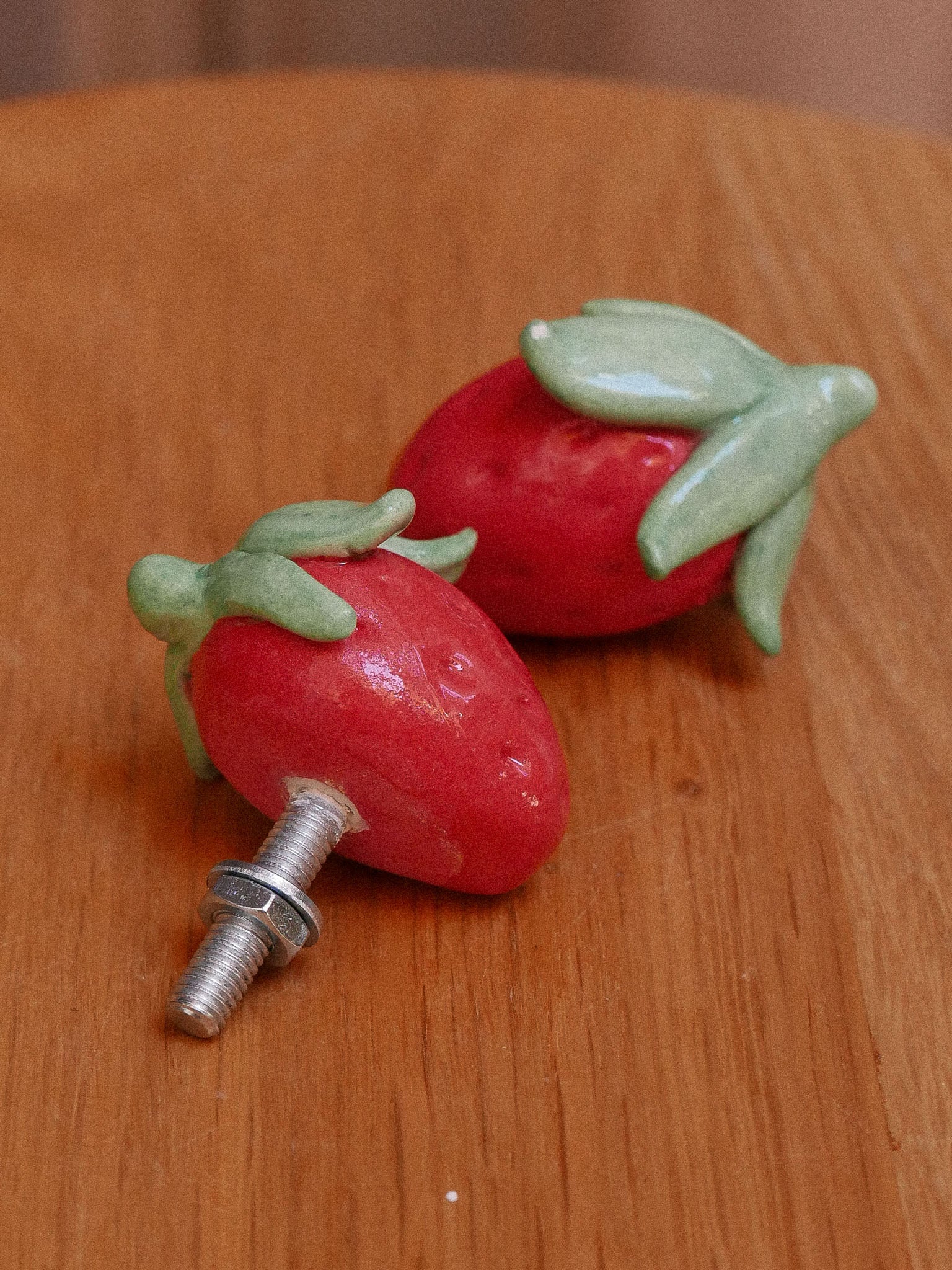 STRAWBERRY HANDMADE CERAMIC KNOBS | jeje.things