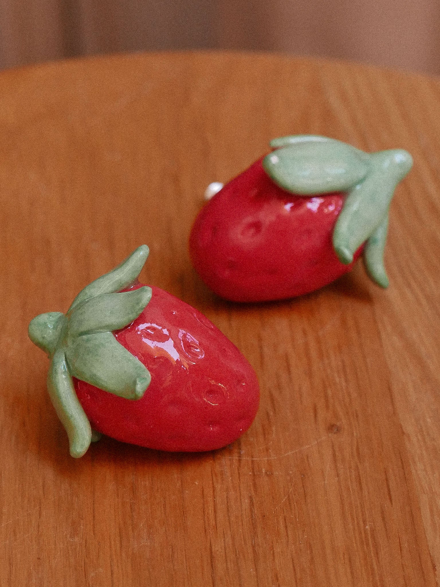 STRAWBERRY HANDMADE CERAMIC KNOBS | jeje.things