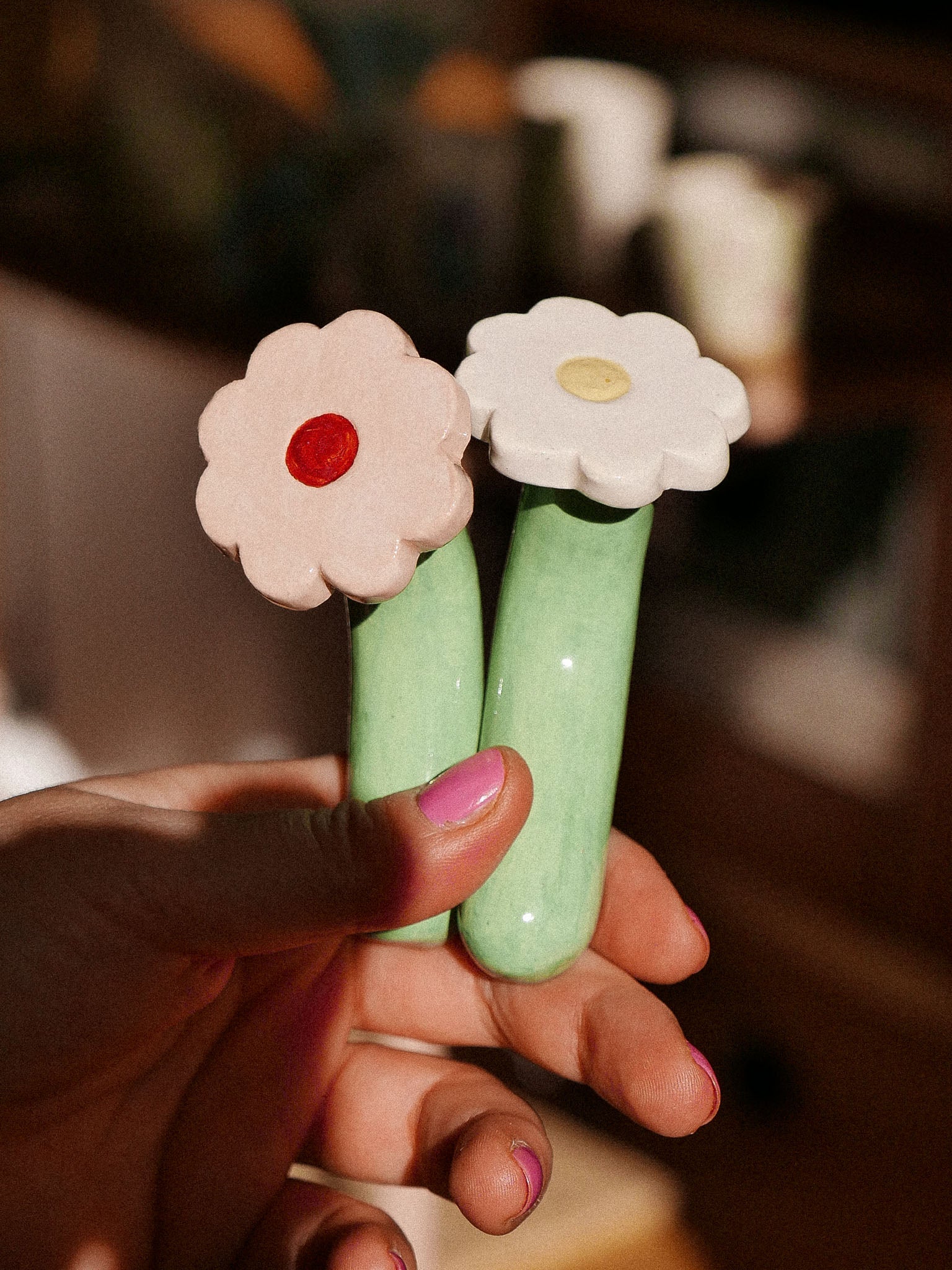 FLOWERS HANDMADE CERAMIC MAGNETS | jeje.things