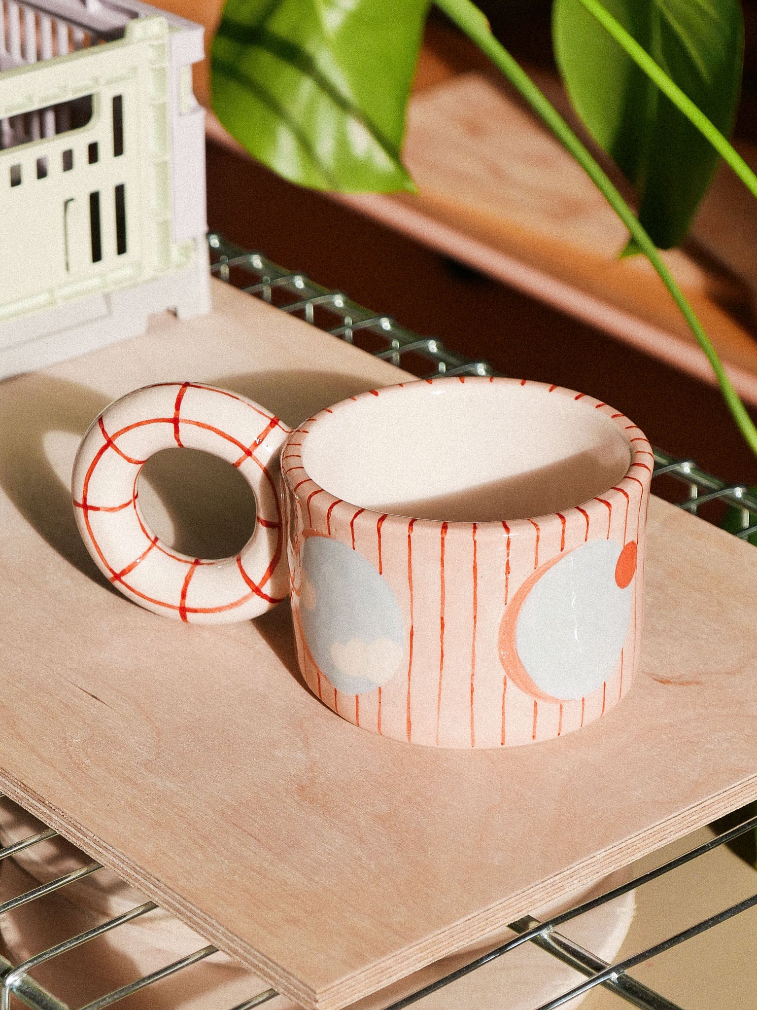 CIRCLES PORTAL HANDMADE CERAMIC MUG.  | jeje.things