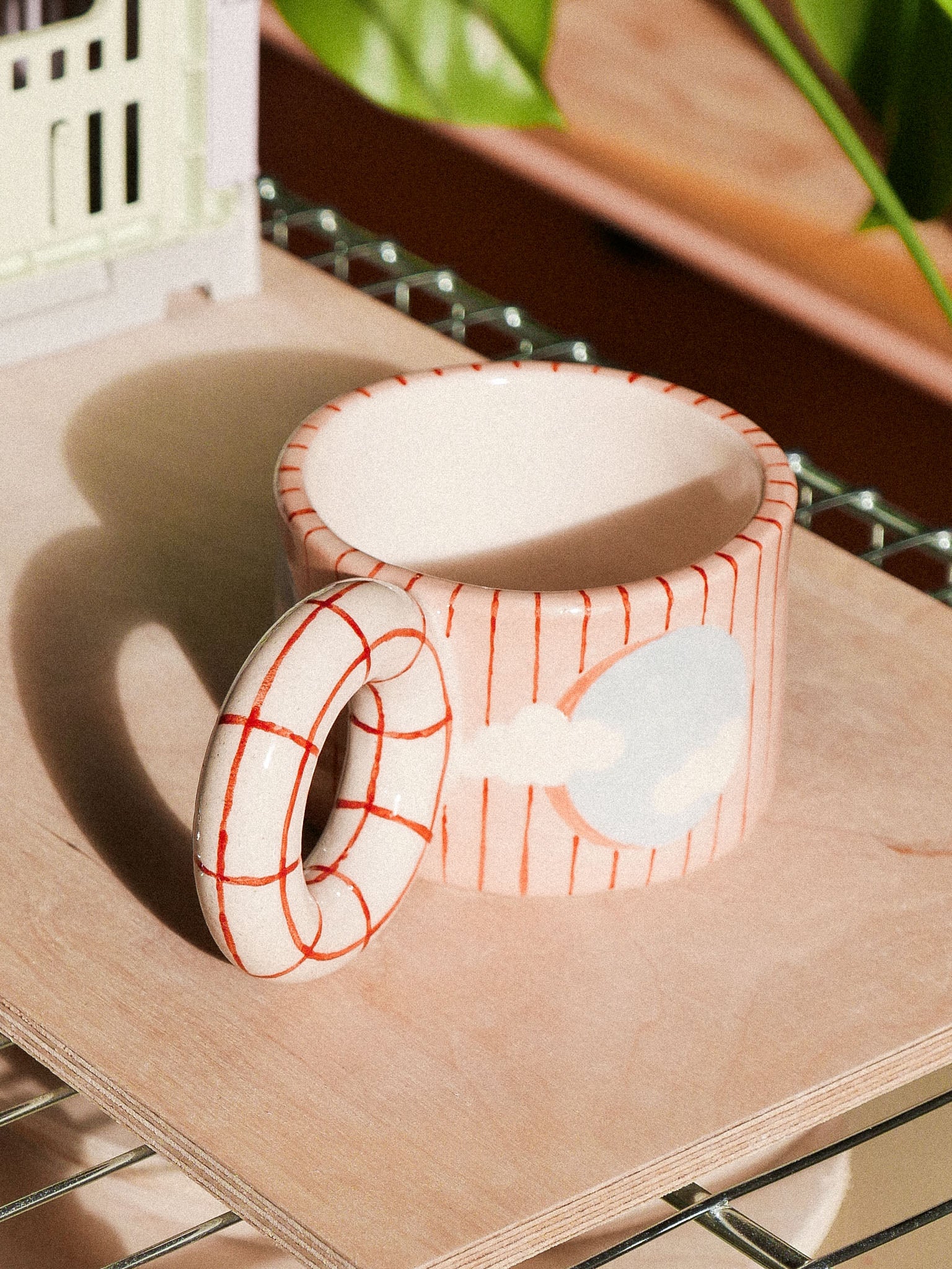 CIRCLES PORTAL HANDMADE CERAMIC MUG.  | jeje.things