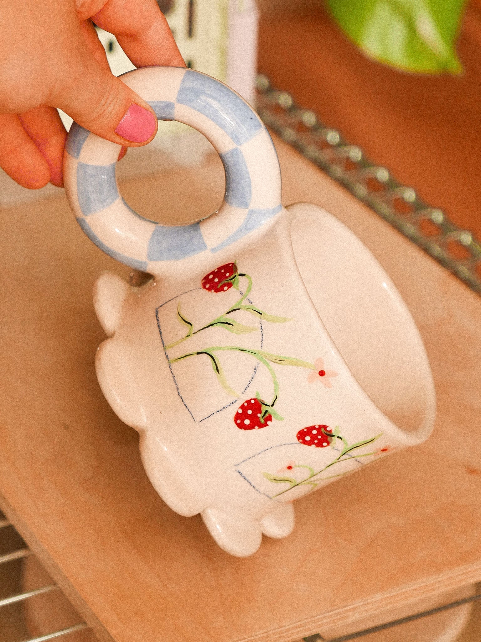 PORTAL STRAWBERRIES  HANDMADE CERAMIC MUG | jeje.things