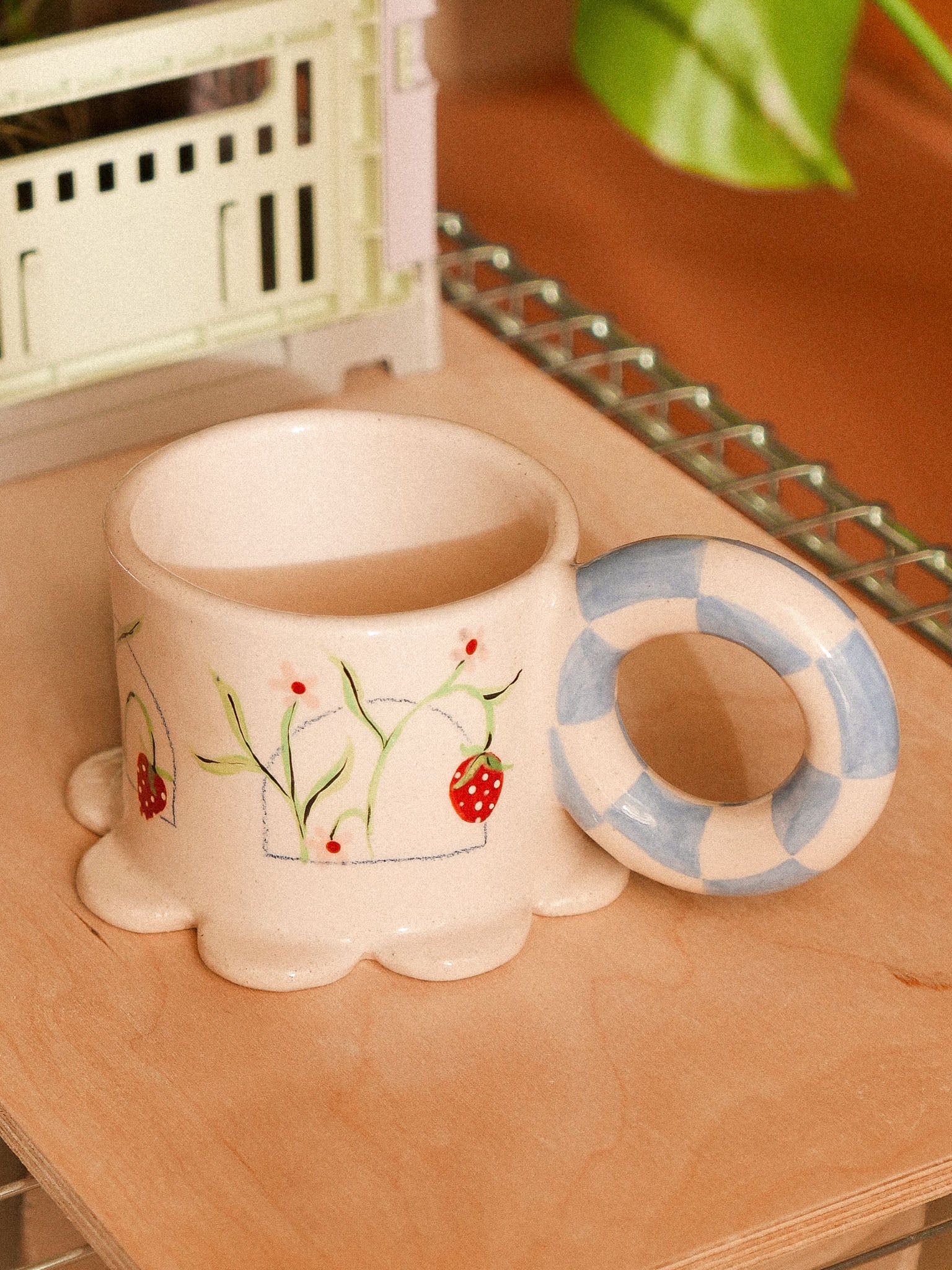 PORTAL STRAWBERRIES  HANDMADE CERAMIC MUG | jeje.things