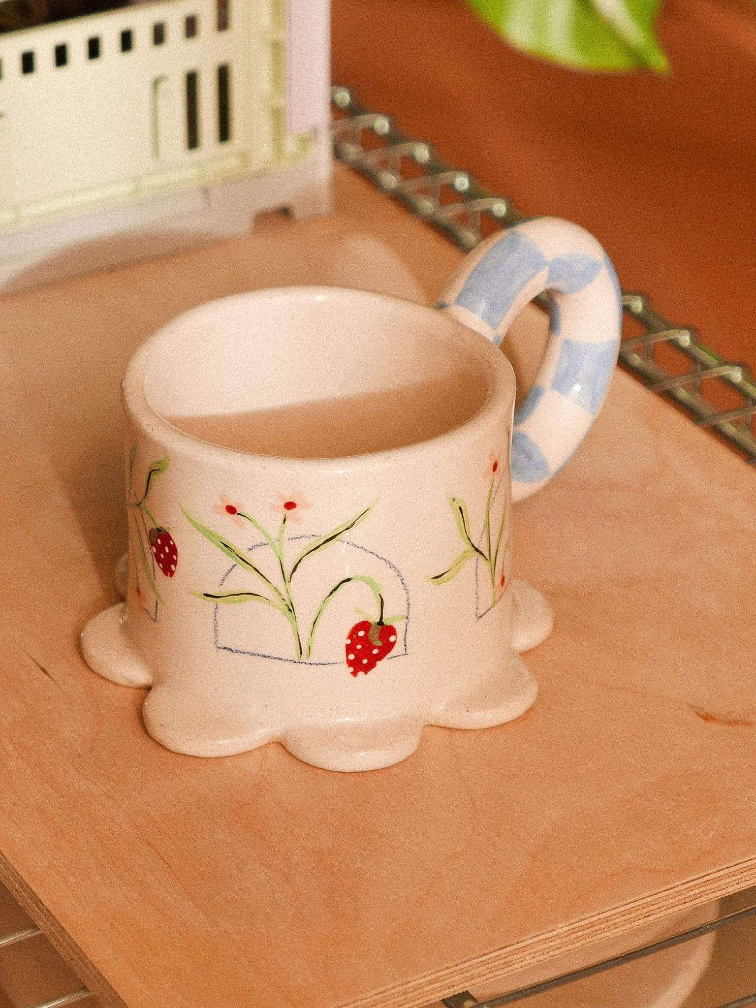 PORTAL STRAWBERRIES  HANDMADE CERAMIC MUG | jeje.things