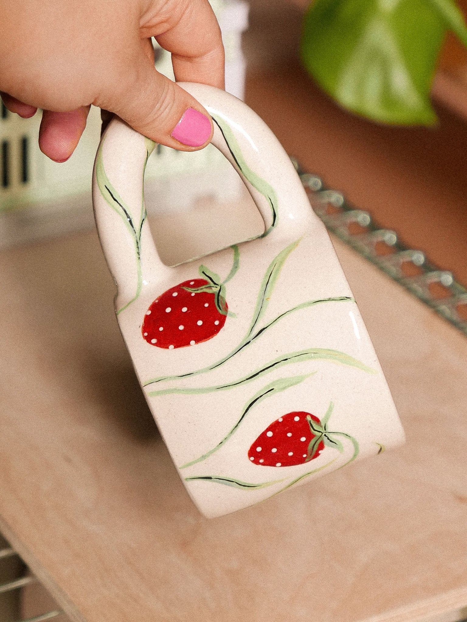 BIG STRAWBERRIES  HANDMADE CERAMIC MUG | jeje.things