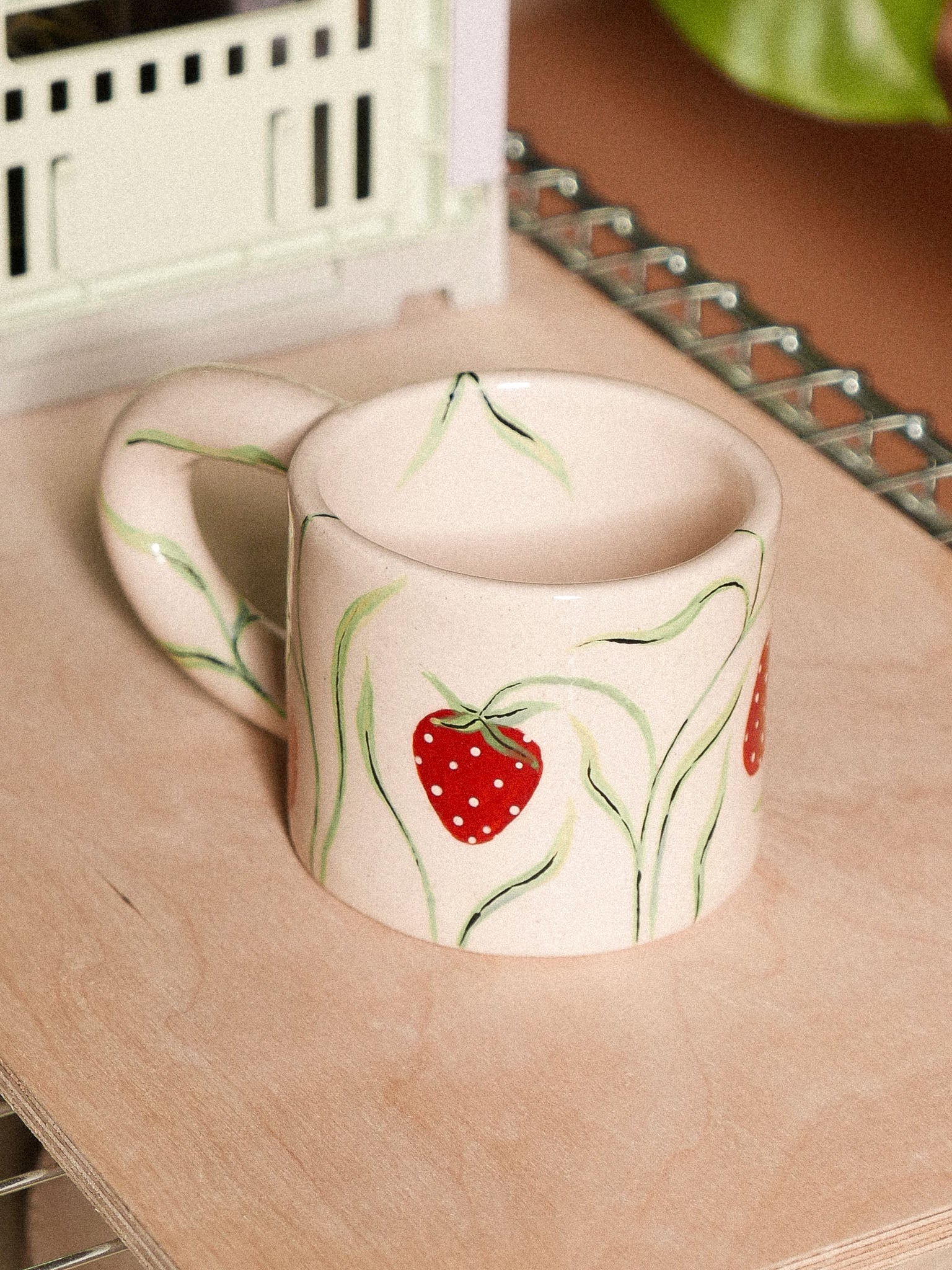 BIG STRAWBERRIES  HANDMADE CERAMIC MUG | jeje.things