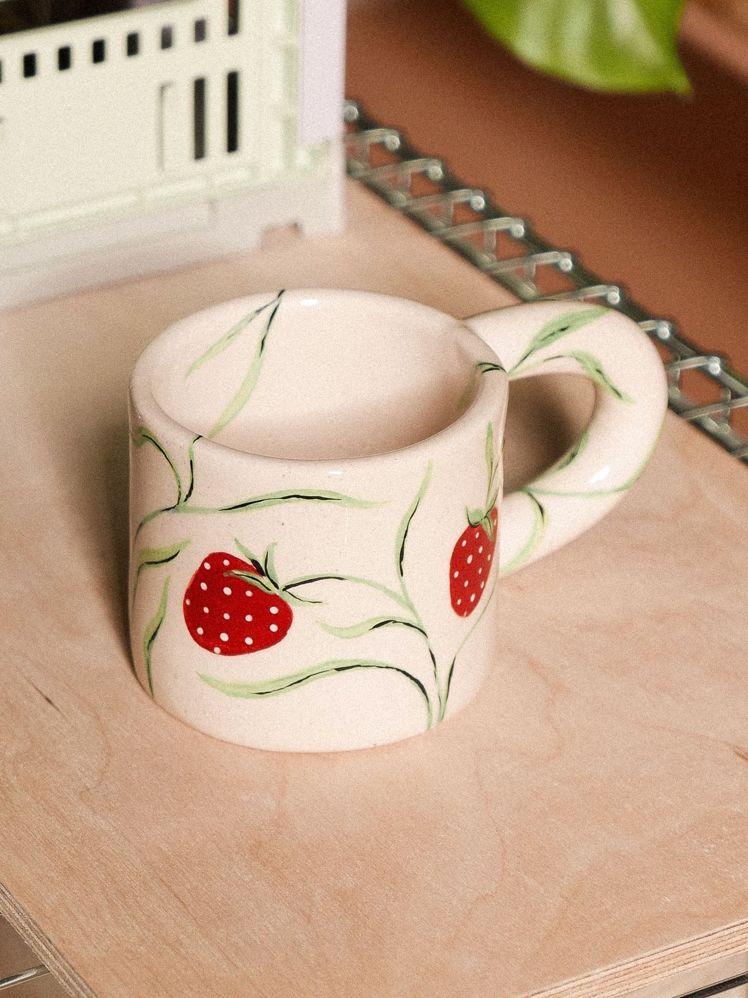 BIG STRAWBERRIES  HANDMADE CERAMIC MUG | jeje.things