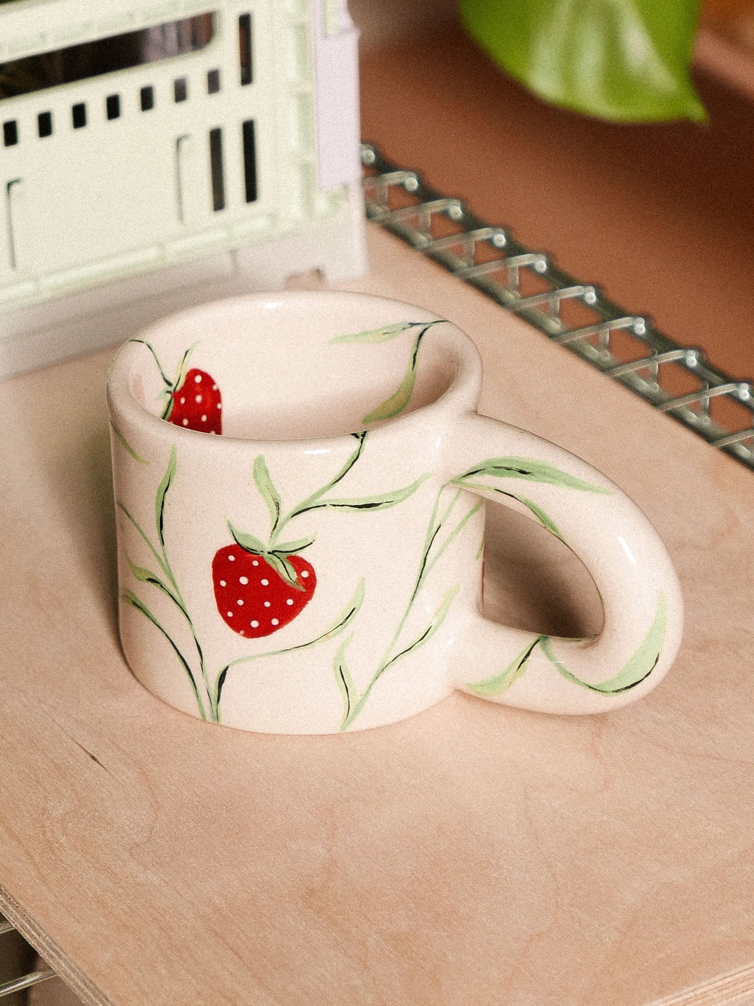 BIG STRAWBERRIES  HANDMADE CERAMIC MUG | jeje.things