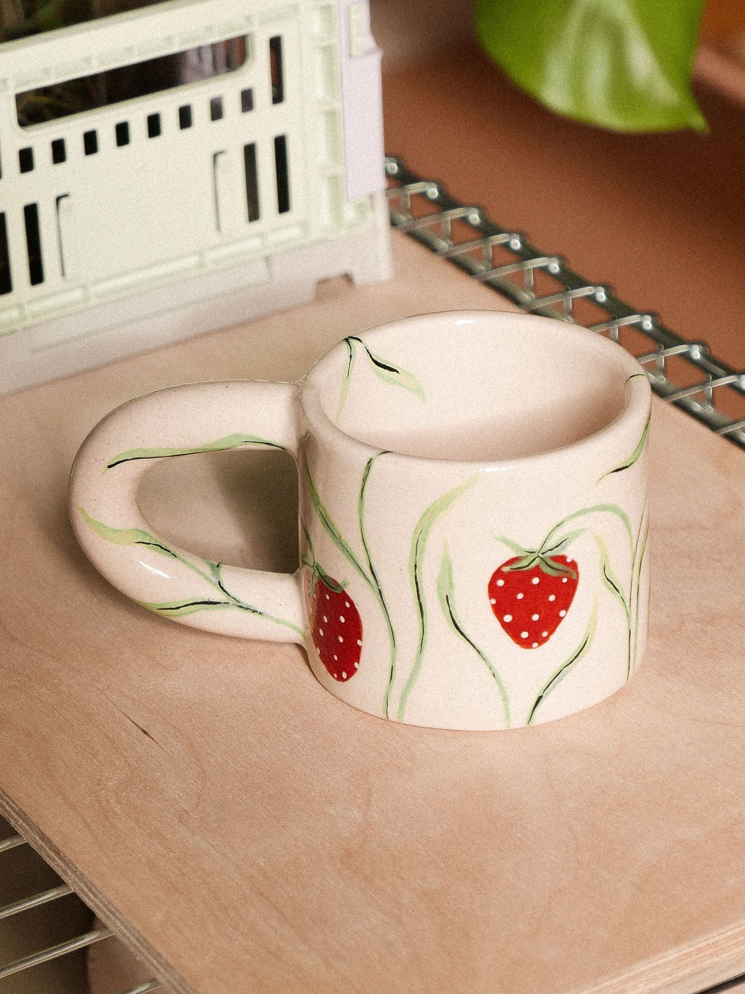 BIG STRAWBERRIES  HANDMADE CERAMIC MUG | jeje.things